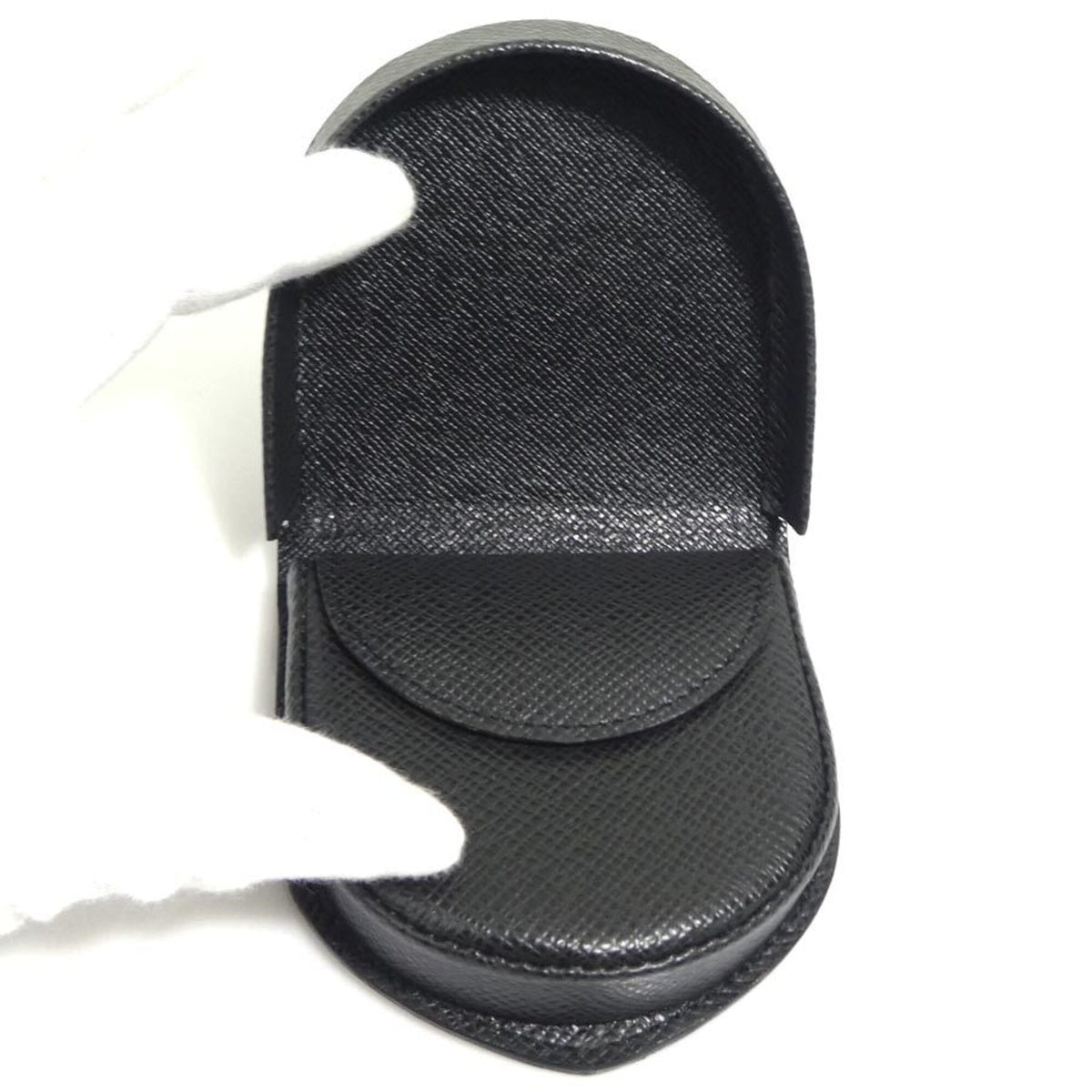 Louis Vuitton Black Taiga Leather Coin Purse/Coin Case (Pre-Owned)