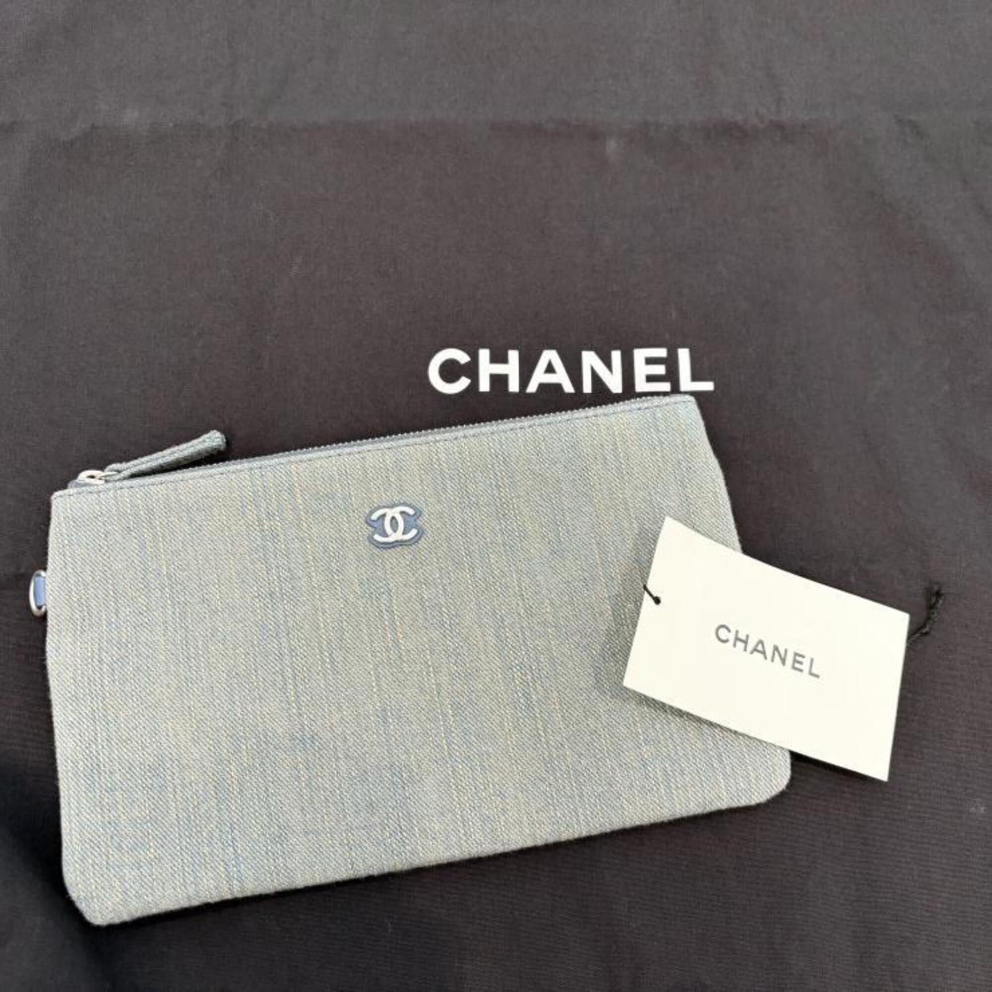 Chanel Light Blue Denim Tote Bag (Pre-Owned)