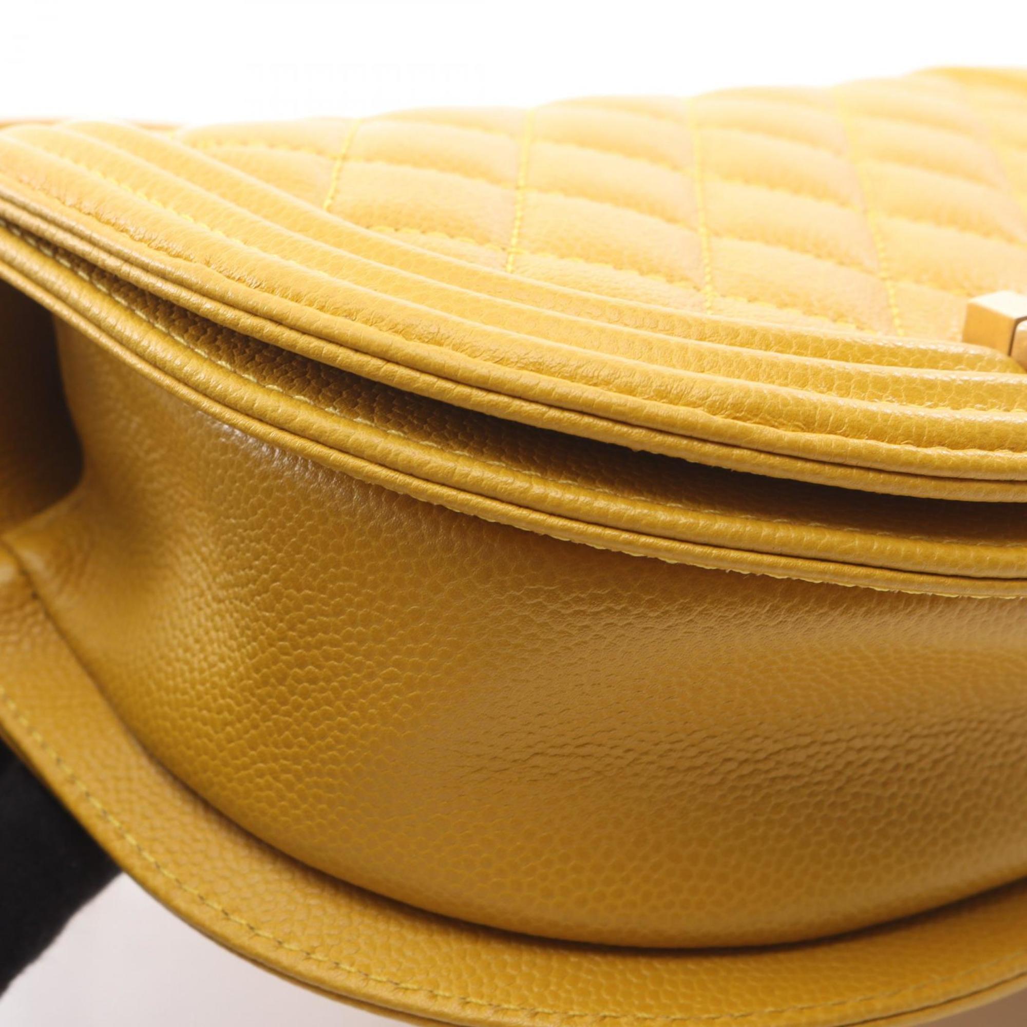 Chanel Brown Leather Shoulder Bag (Pre-Owned)