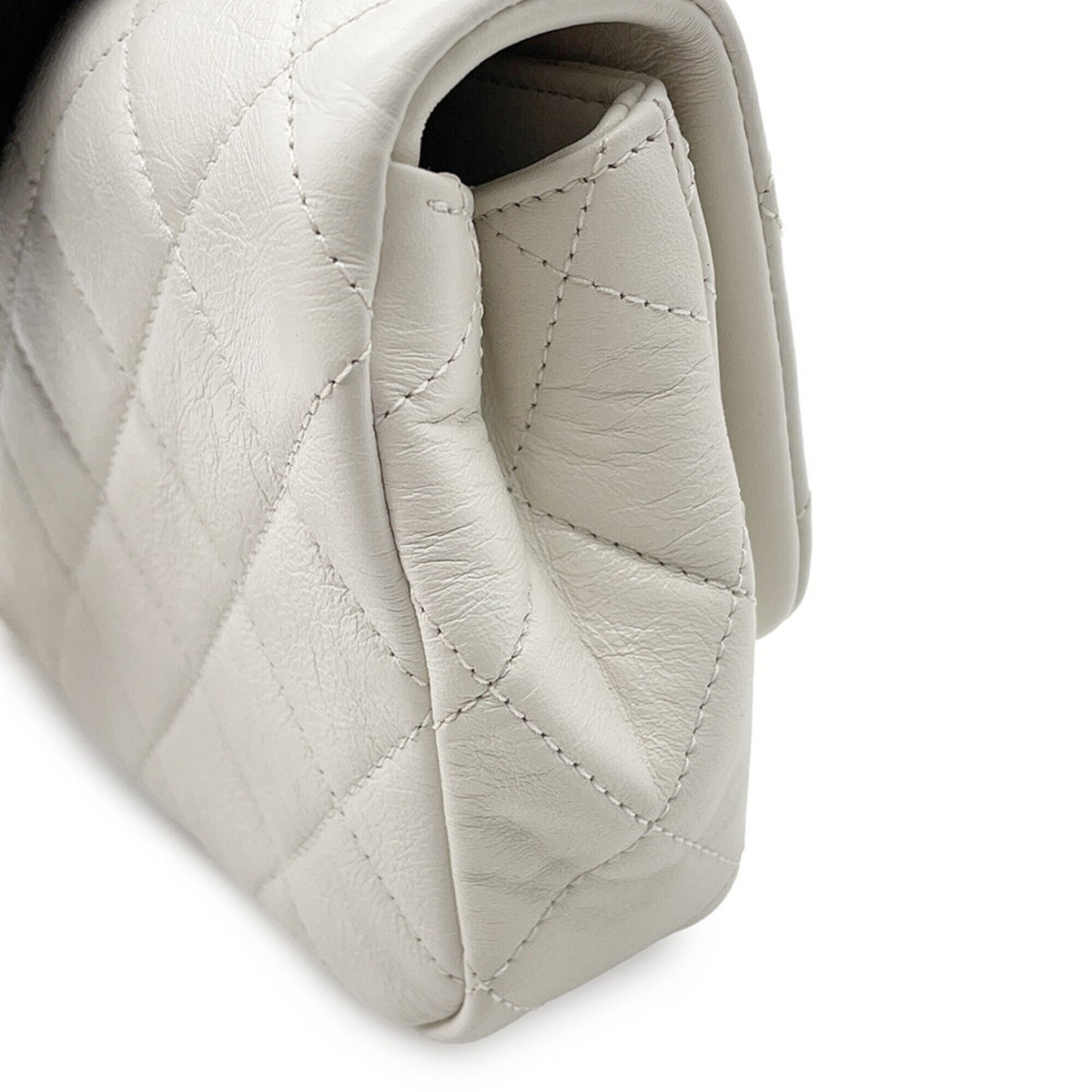 Chanel Matelasse White Leather Handbag Shoulder Bag (Pre-Owned)