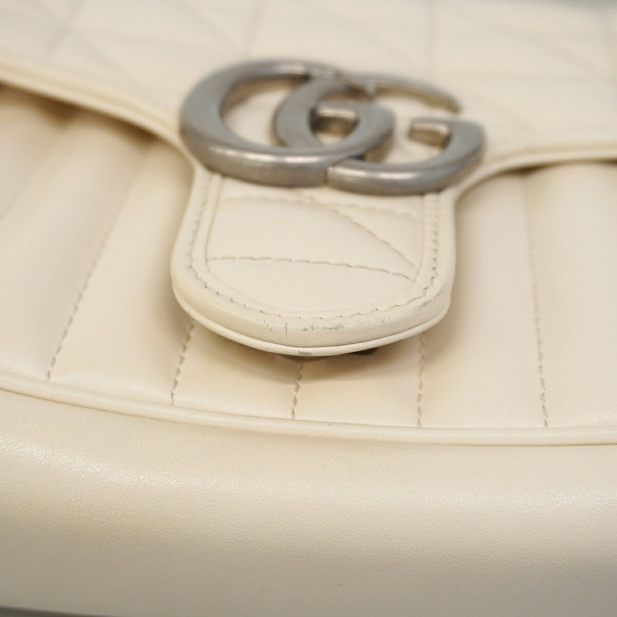 Gucci Ivory Leather Shoulder Bag (Pre-Owned)