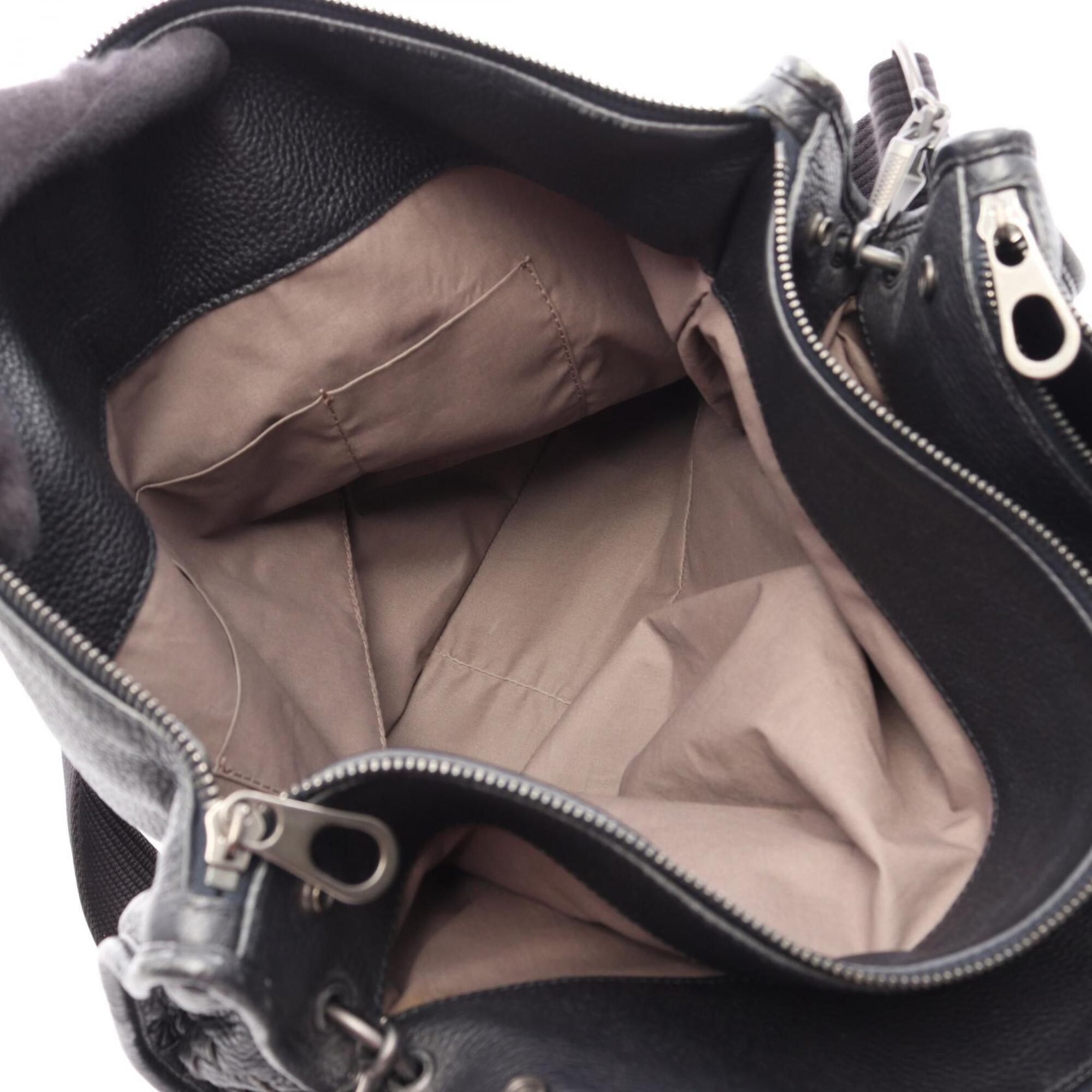 Bottega Veneta Black Leather Handbag Shoulder Bag (Pre-Owned)