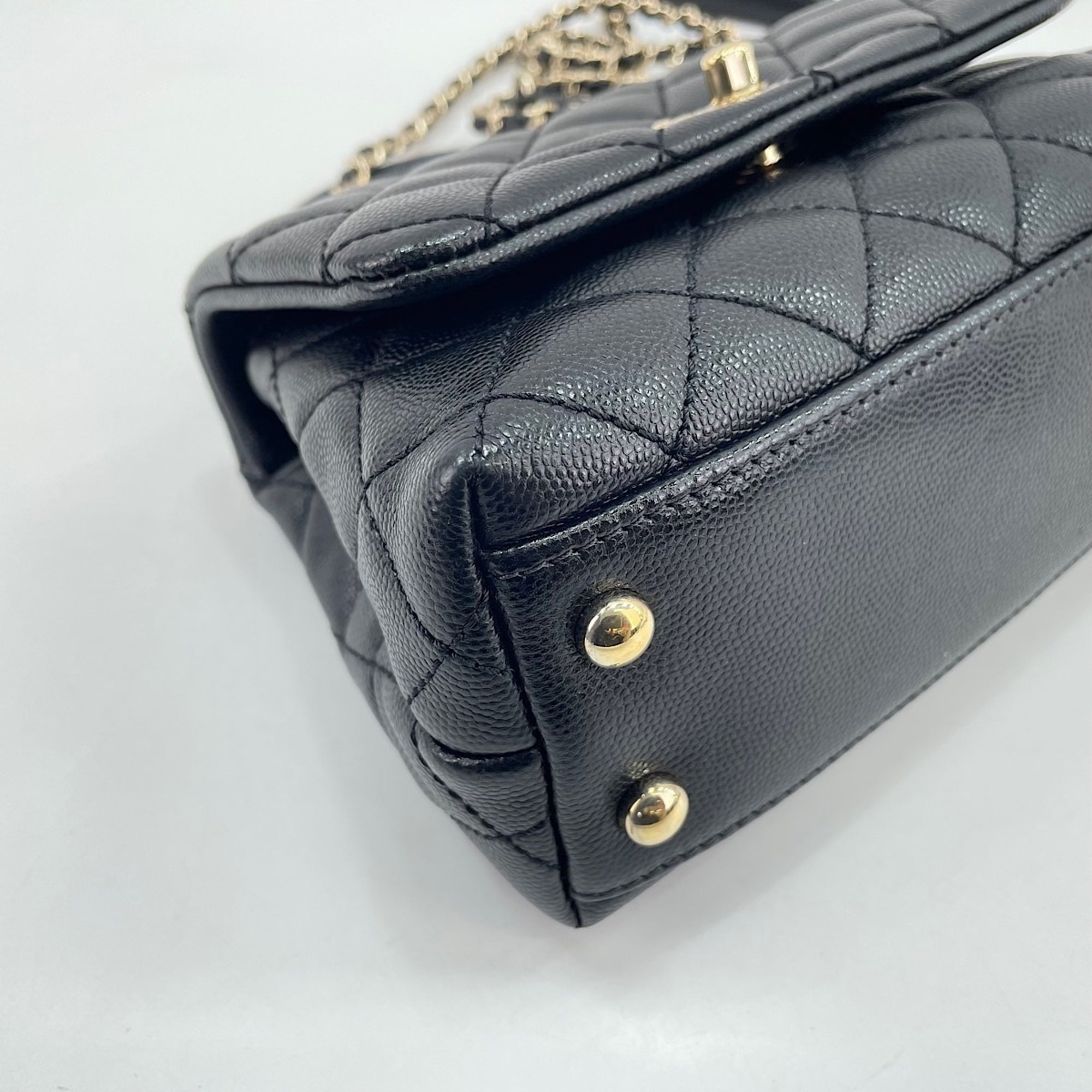 Chanel Black Handbag (Pre-Owned)