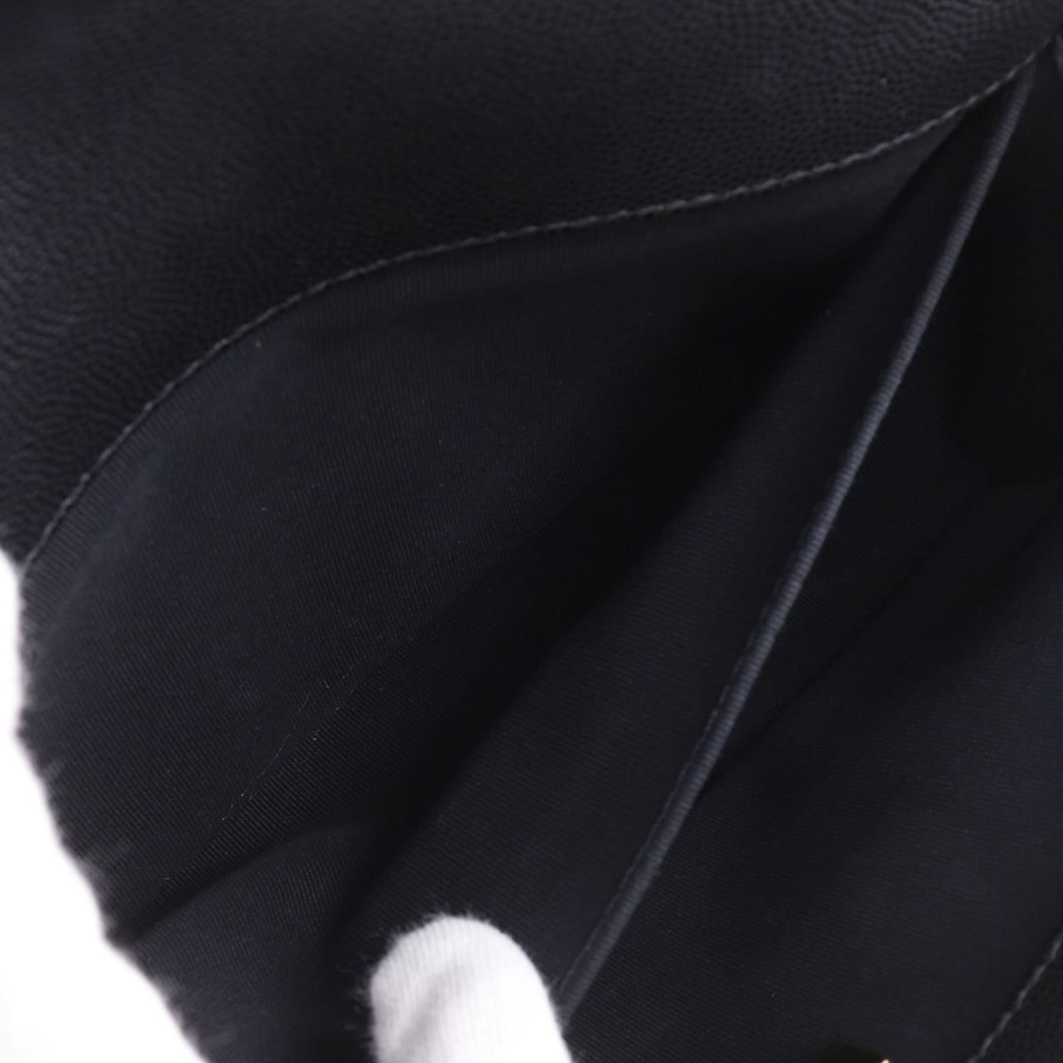 Chanel Black Grained Calfskin Shoulder Bag (Pre-Owned)