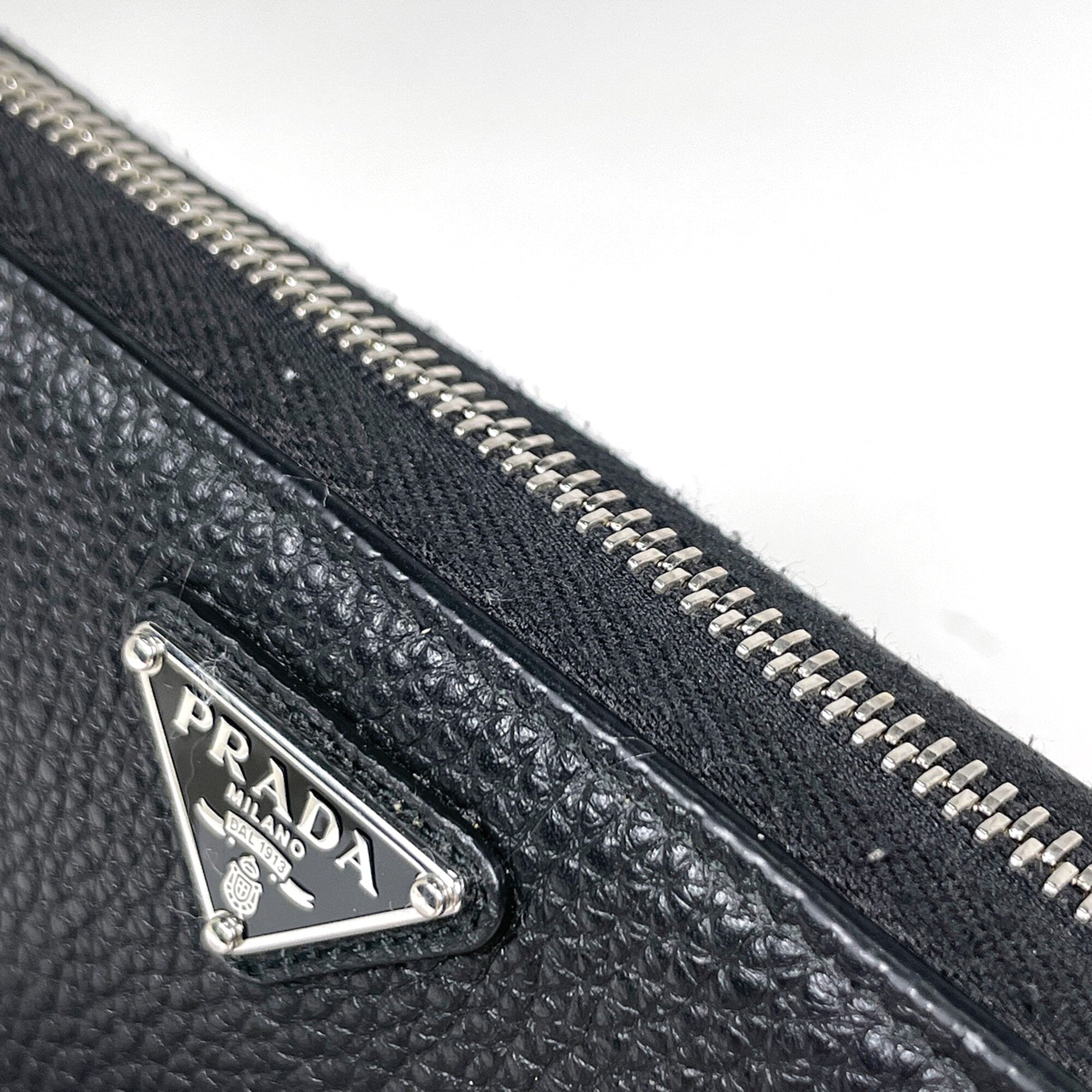 Prada Black Leather Long Wallet (Bi-Fold) (Pre-Owned)