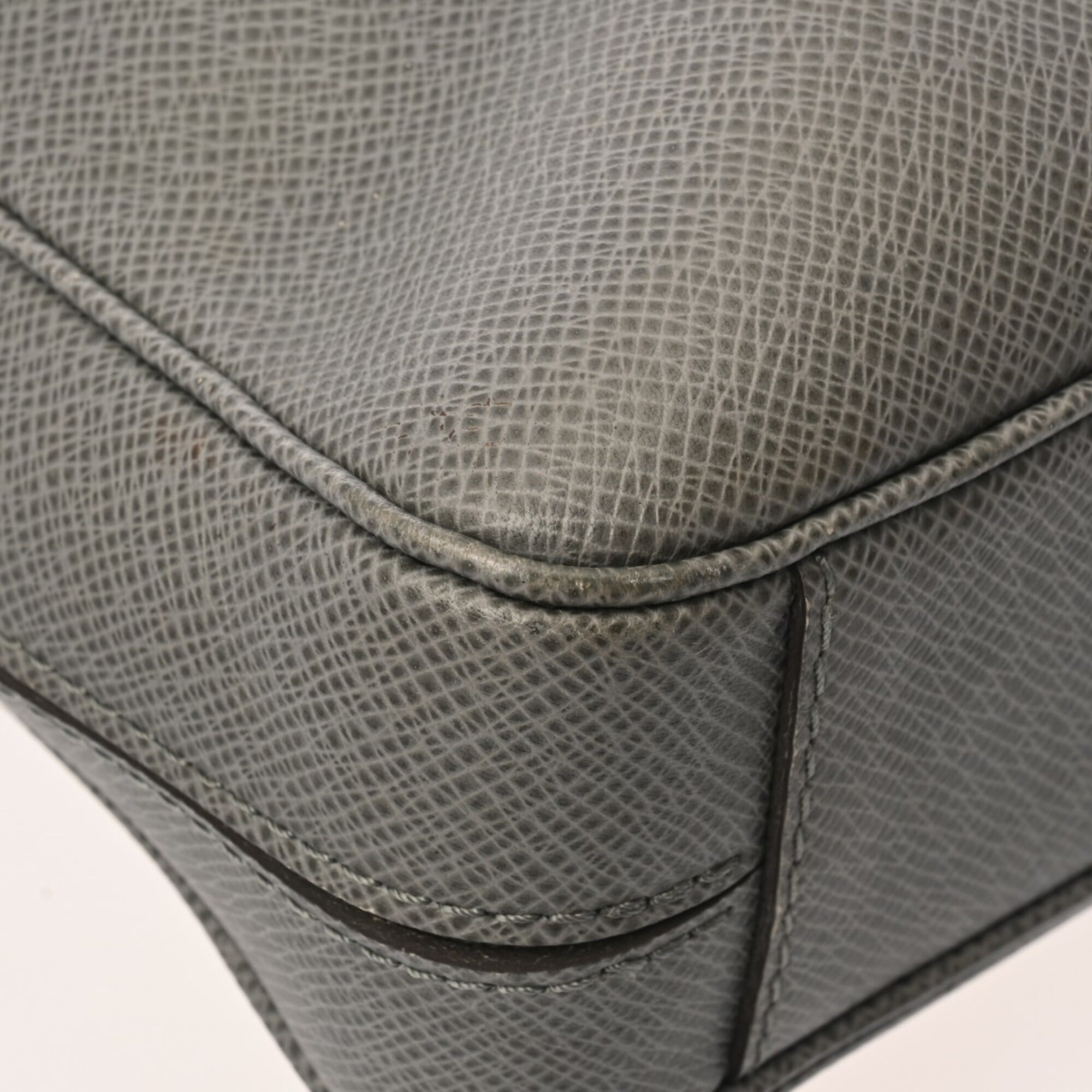 Louis Vuitton Glacier Leather Briefcase (Pre-Owned)