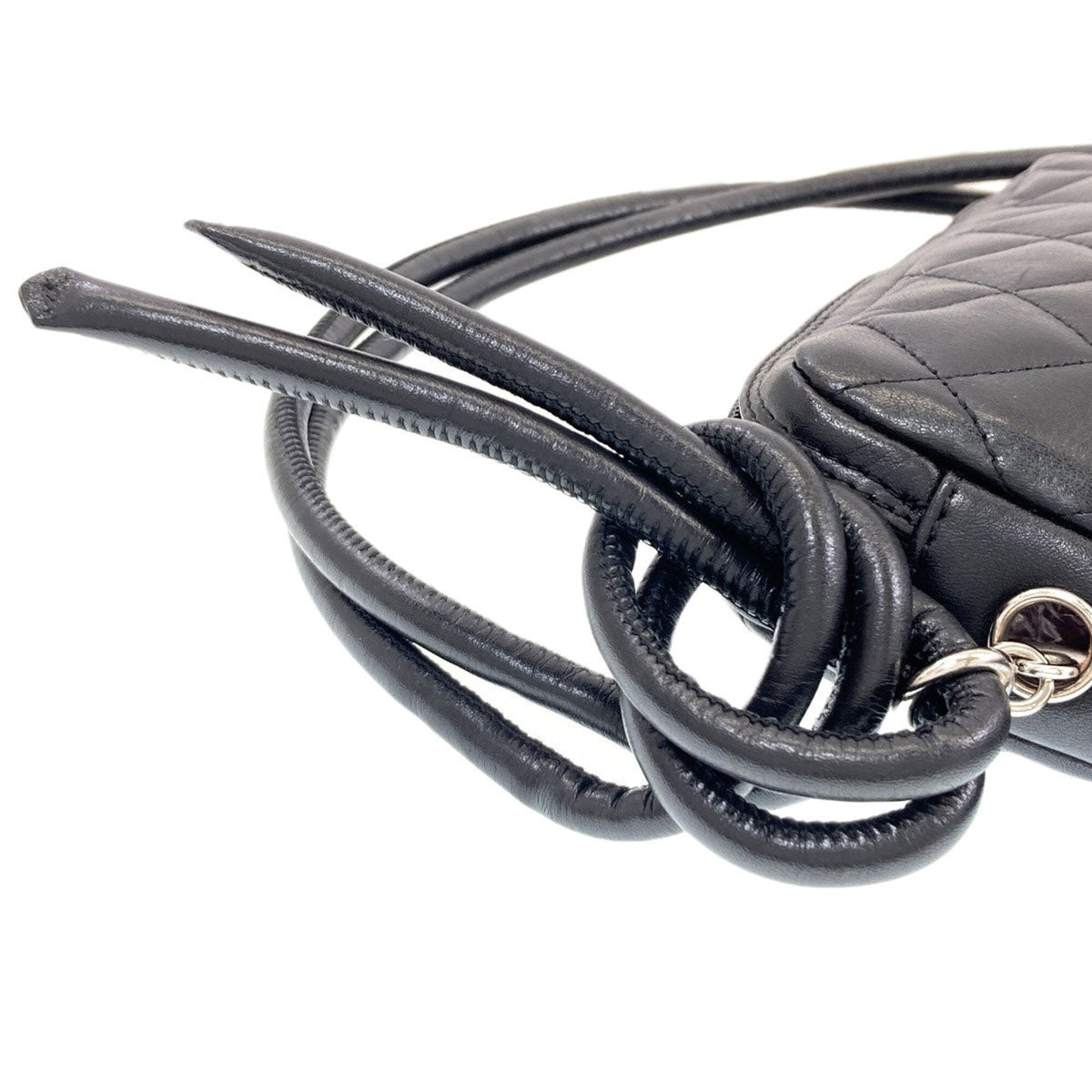 Chanel Black Leather Shoulder Bag (Pre-Owned)