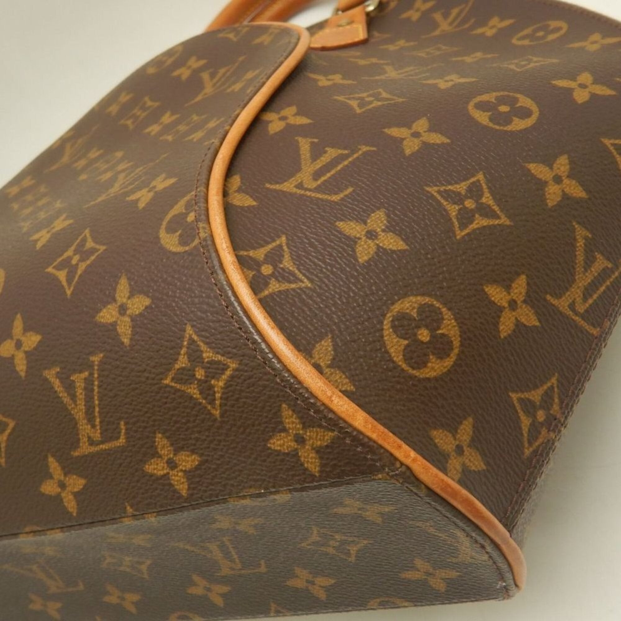 Louis Vuitton Brown Monogram Canvas Handbag (Pre-Owned)