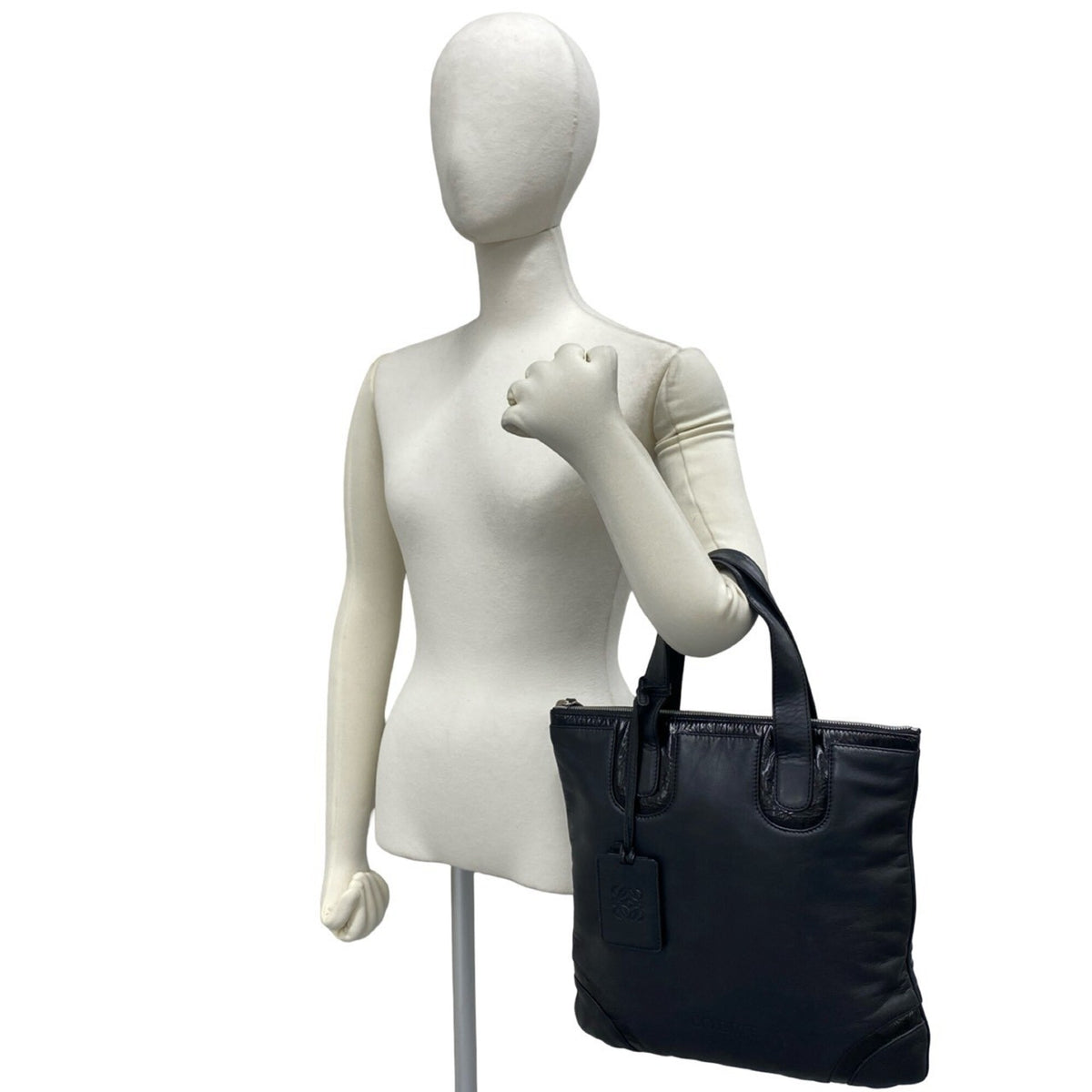 Loewe Black Leather Handbag Tote Bag (Pre-Owned)