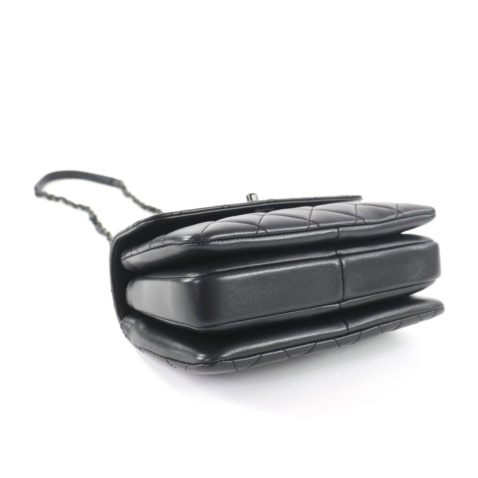 Chanel Black Leather Shoulder Bag (Pre-Owned)