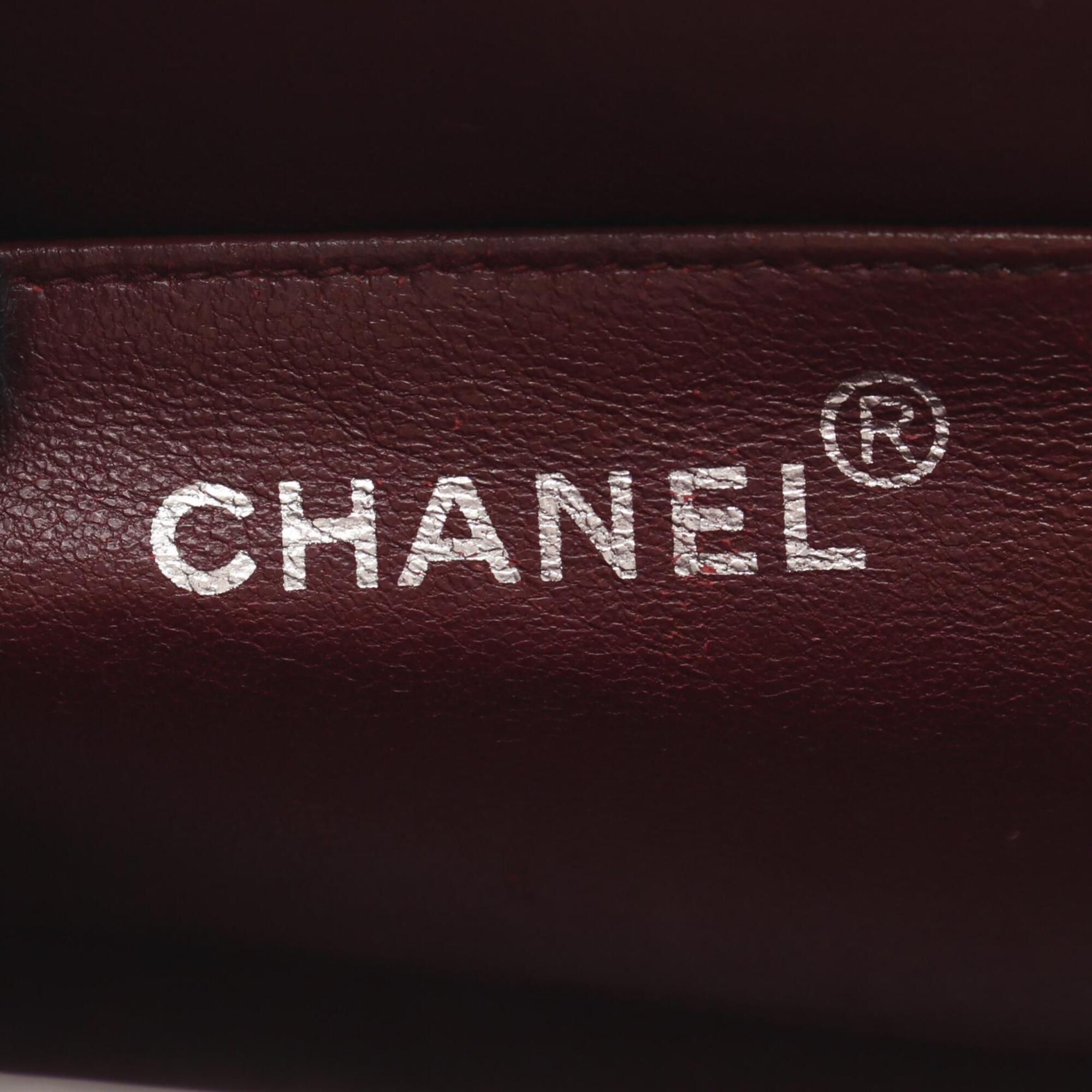Chanel Black Leather Handbag (Pre-Owned)