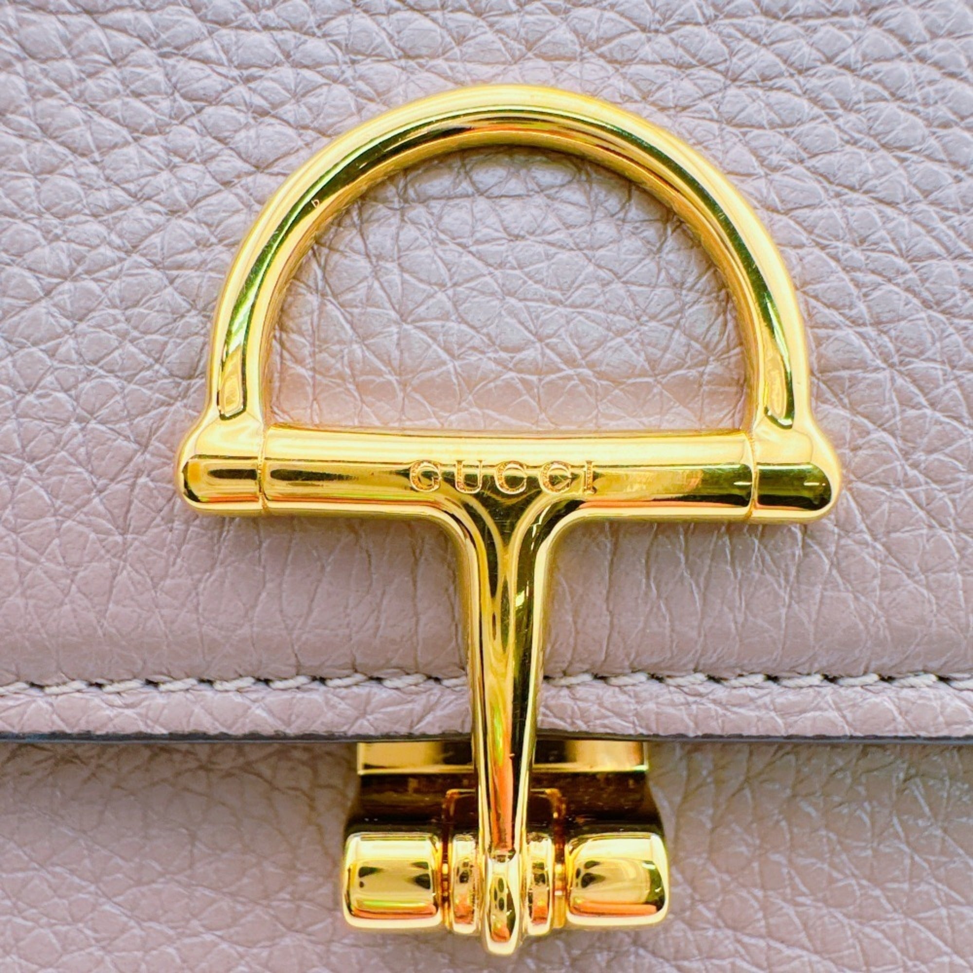 Gucci Beige Leather Long Wallet (Bi-Fold) (Pre-Owned)