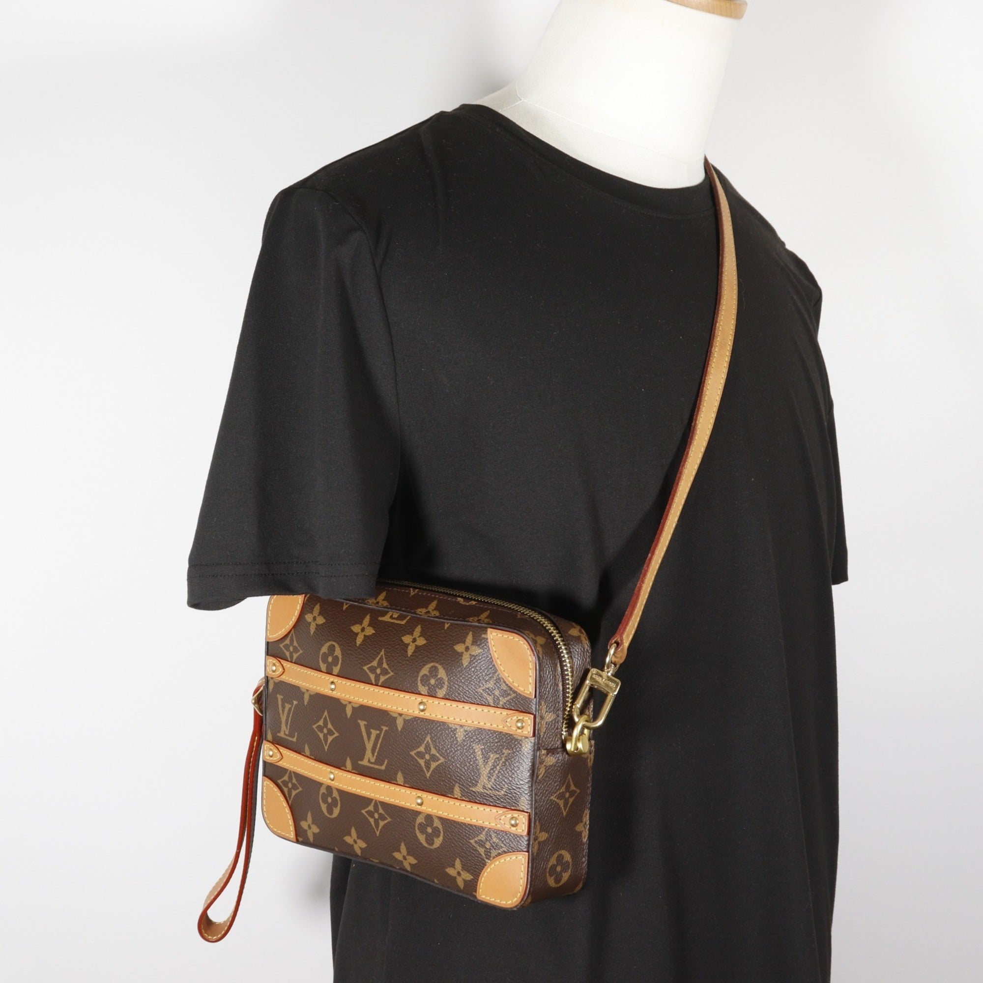 Louis Vuitton Brown Monogram Monogram Shoulder Bag (Pre-Owned)
