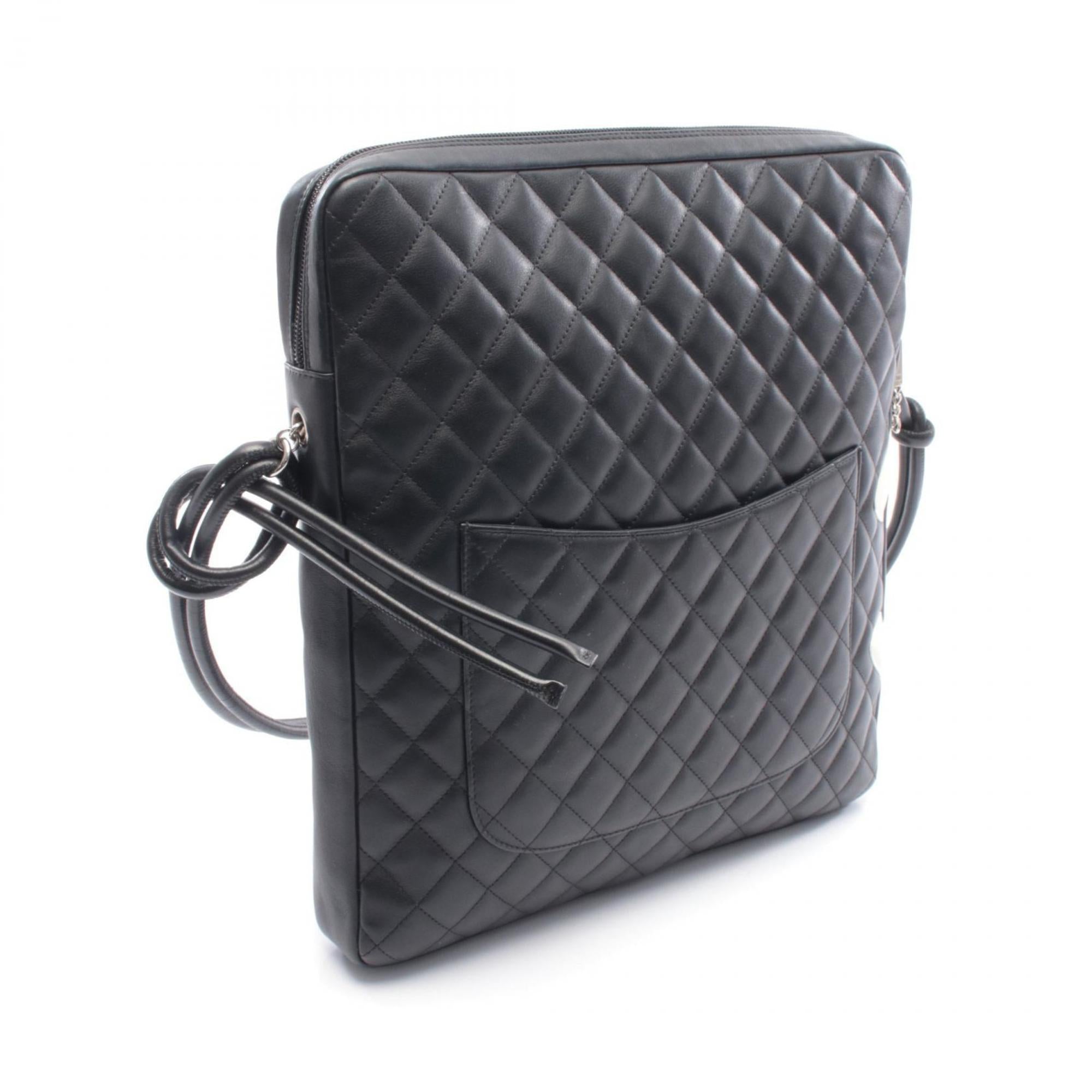 Chanel Black White Leather Handbag Shoulder Bag (Pre-Owned)