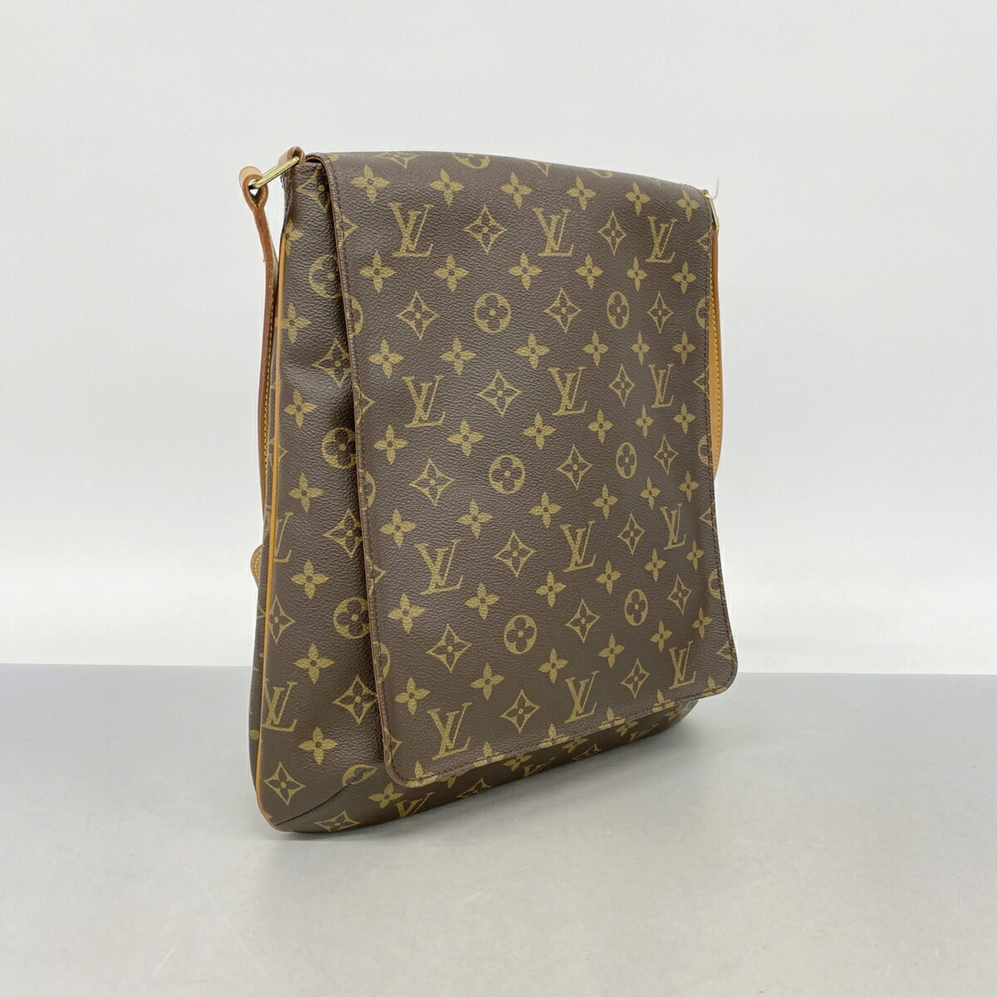 Louis Vuitton Brown Shoulder Bag (Pre-Owned)