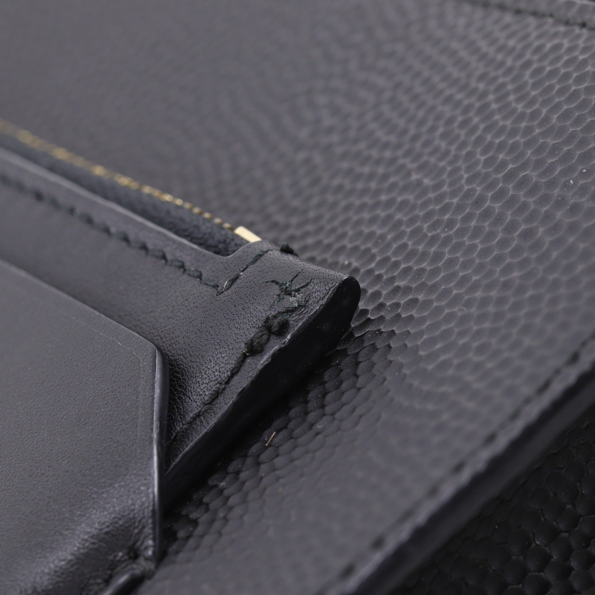 Bally Black Leather Shoulder Bag (Pre-Owned)