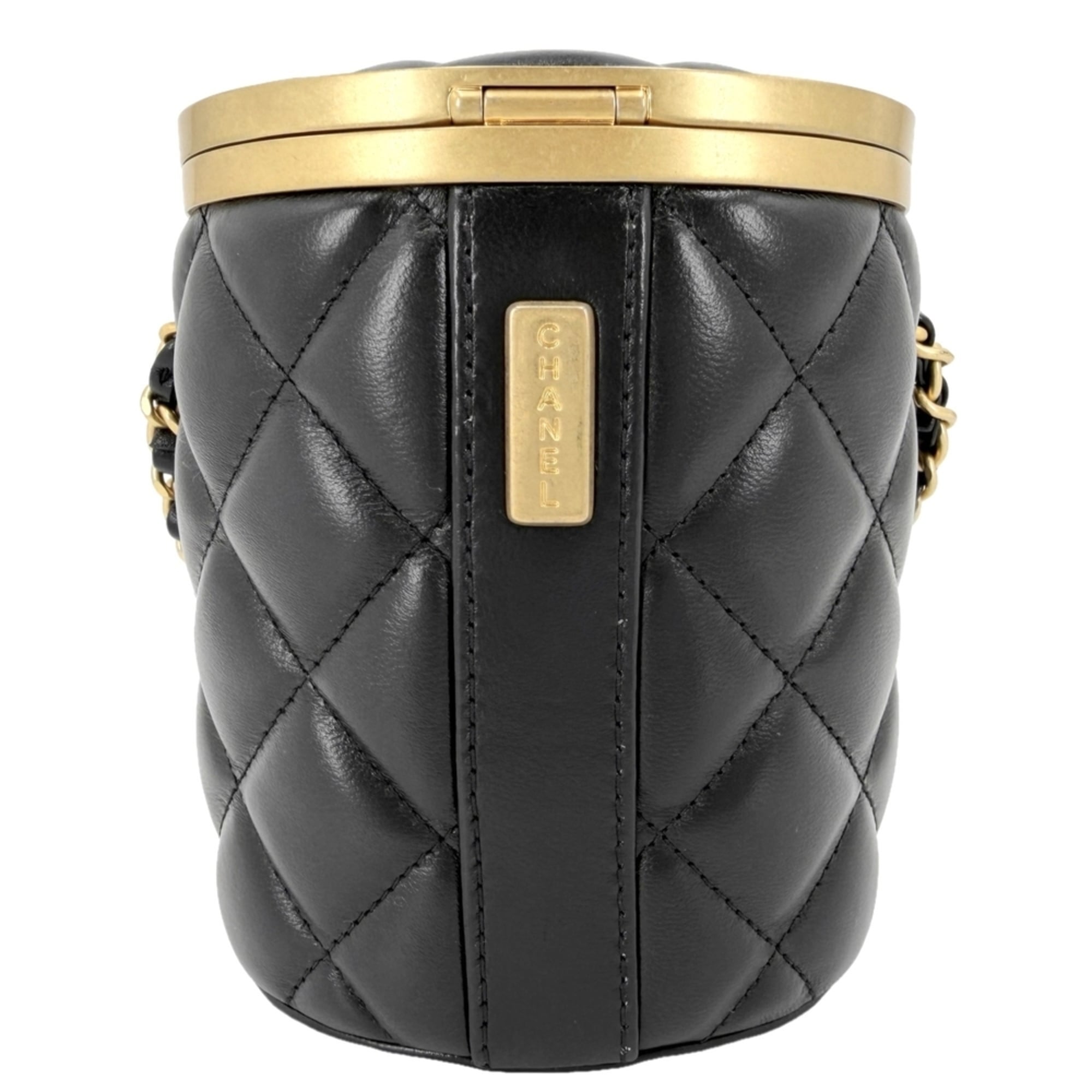 Chanel Matelasse Black Leather Shoulder Bag (Pre-Owned)