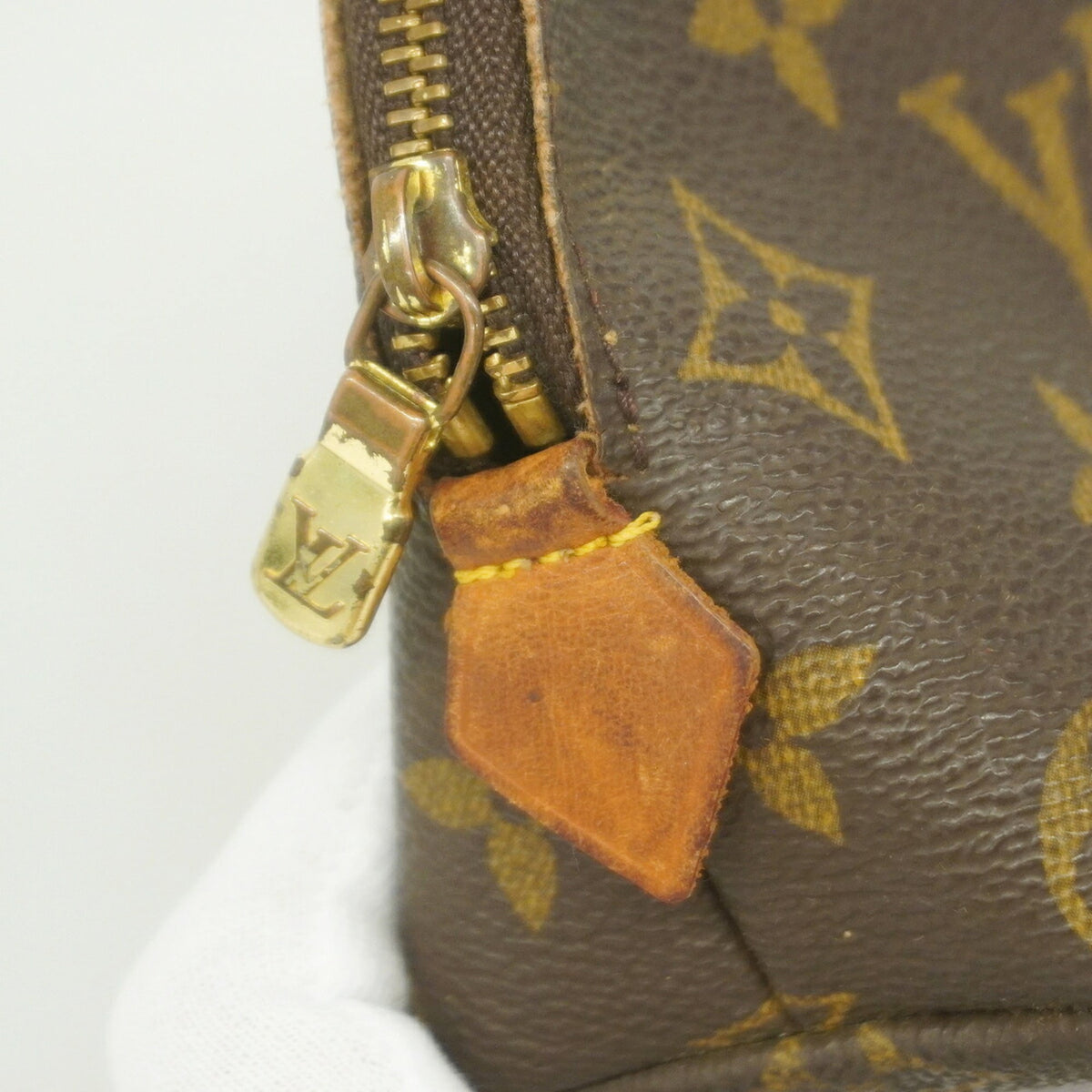 Louis Vuitton Brown Pouch (Pre-Owned)