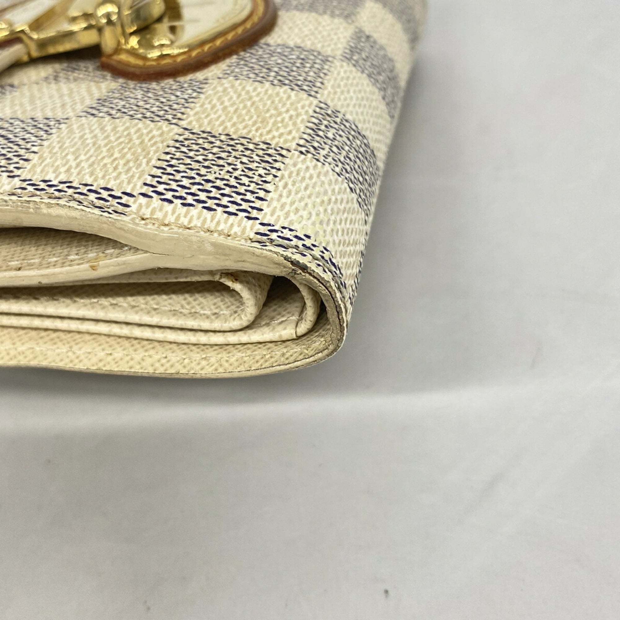 Louis Vuitton White Wallet (Tri-Fold) (Pre-Owned)