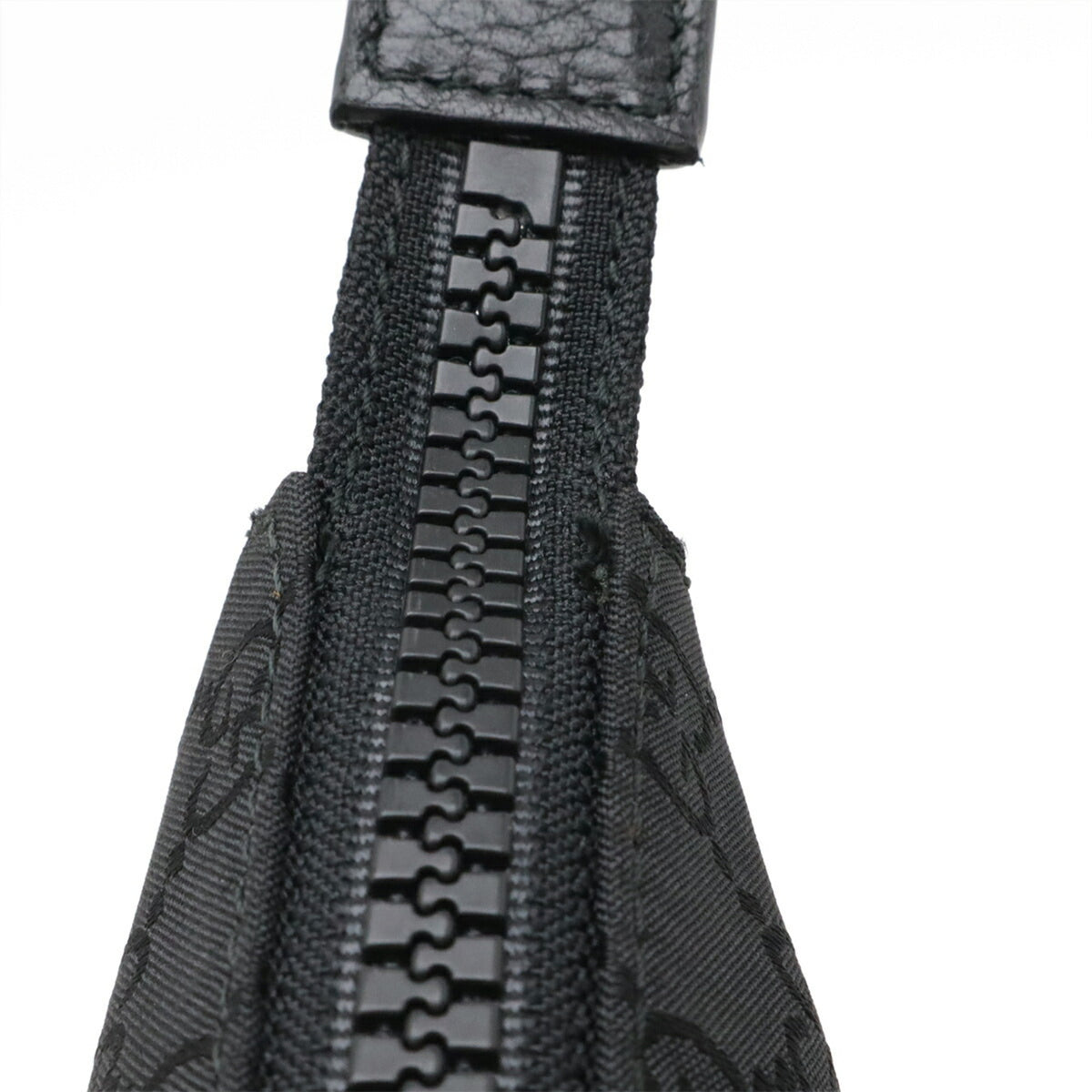 Gucci Black Gray Nylon Leather Shoulder Bag (Pre-Owned)