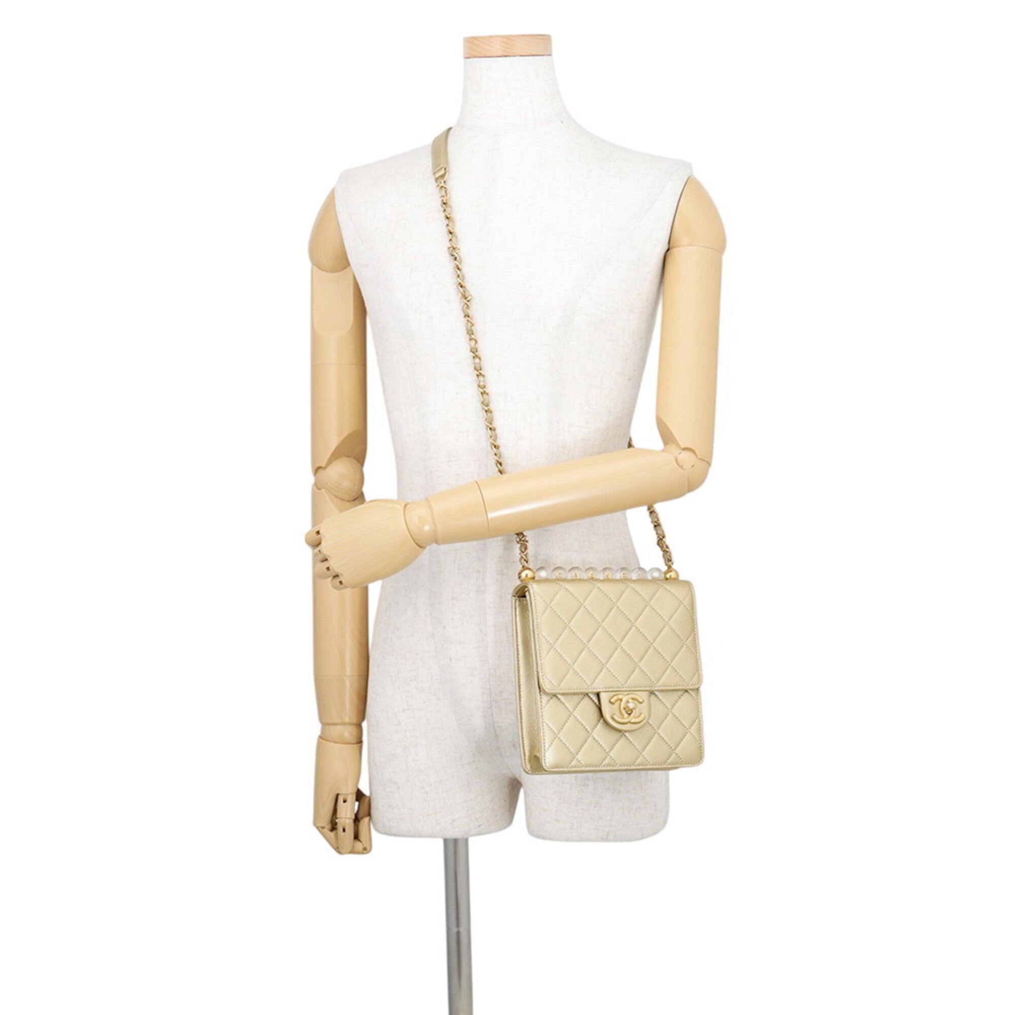 Chanel Champagne Gold Leather Shoulder Bag (Pre-Owned)