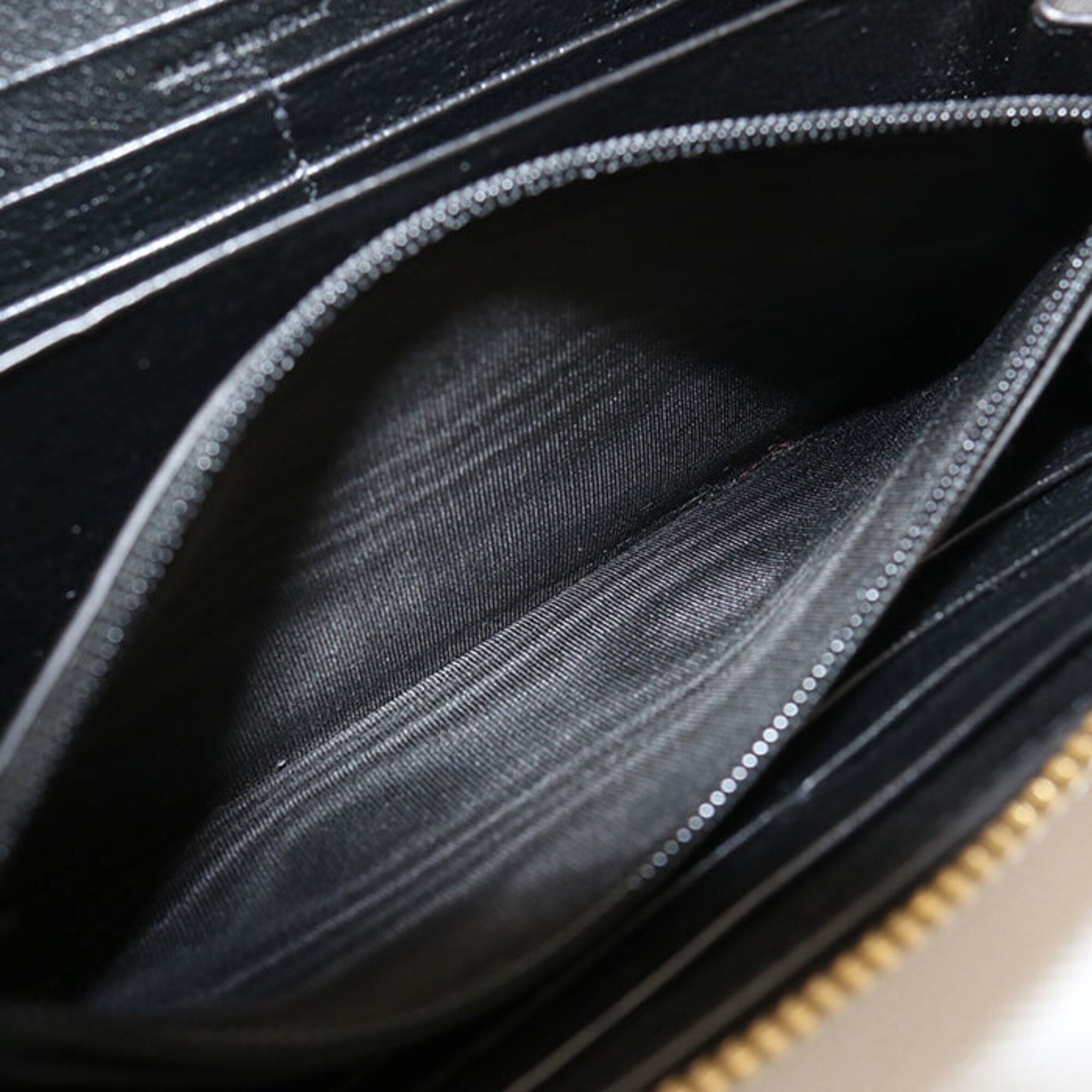 Saint Laurent Black Leather Long Wallet (Bi-Fold) (Pre-Owned)