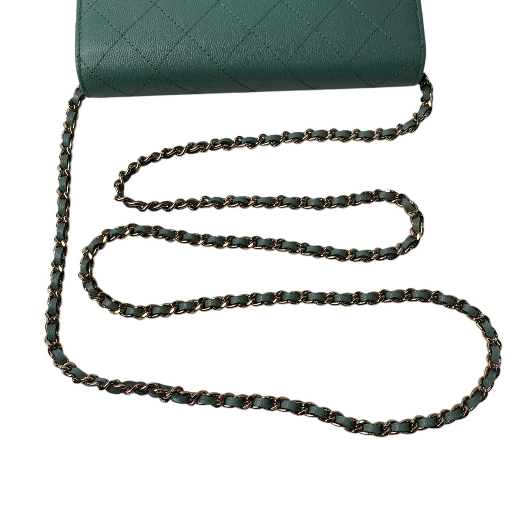 Chanel Green Grained Calfskin Shoulder Bag (Pre-Owned)