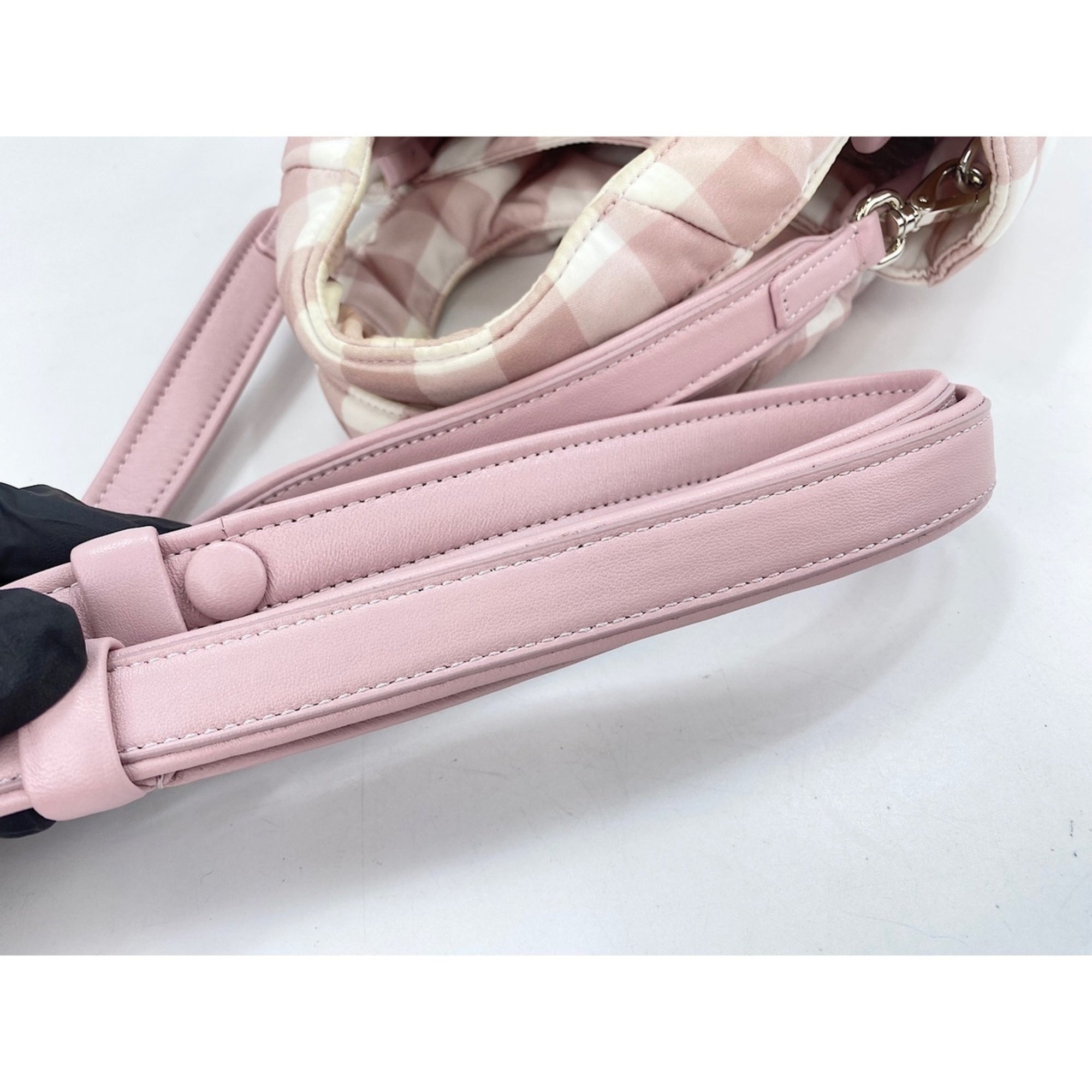 Prada Pink Shoulder Bag (Pre-Owned)