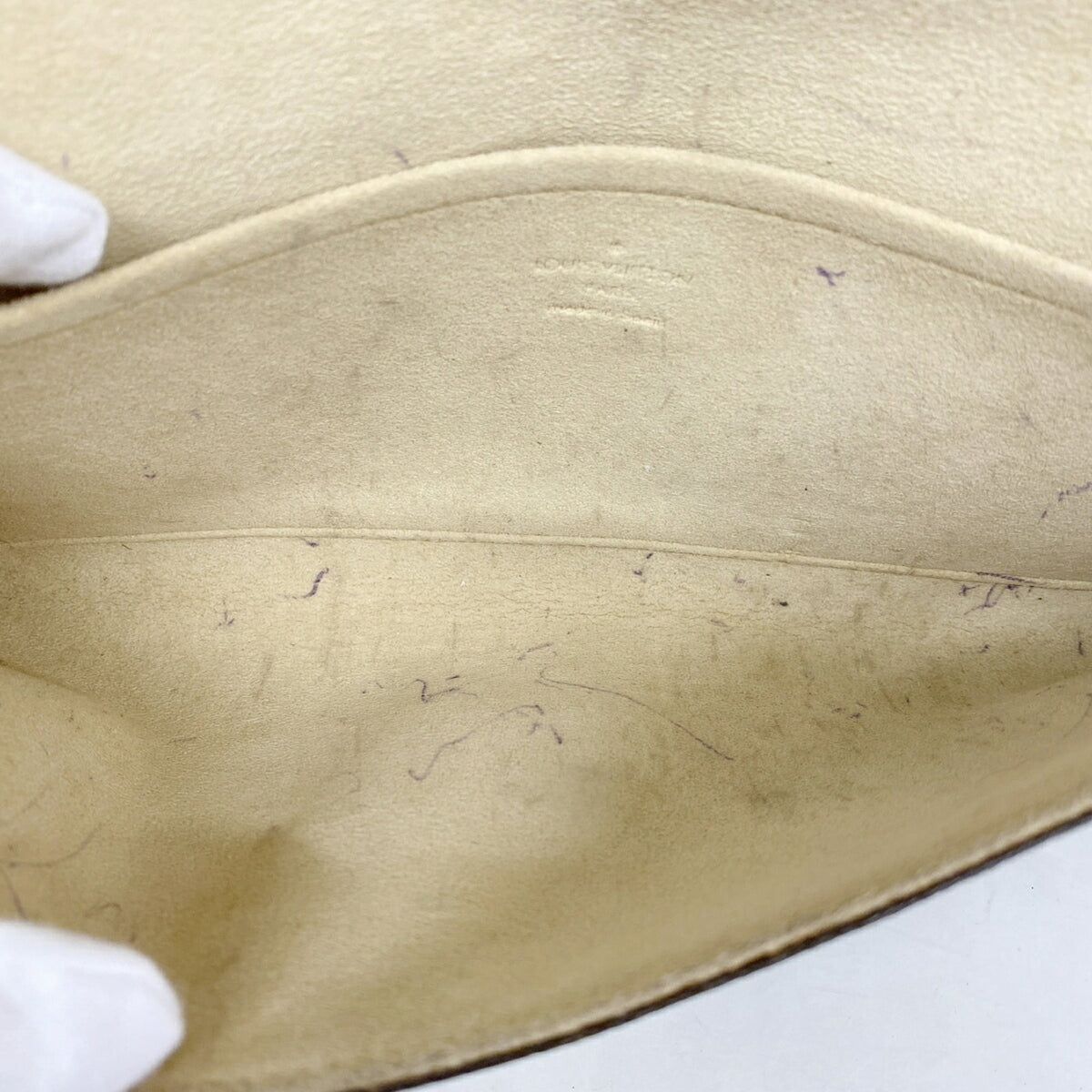 Louis Vuitton Brown Shoulder Bag (Pre-Owned)