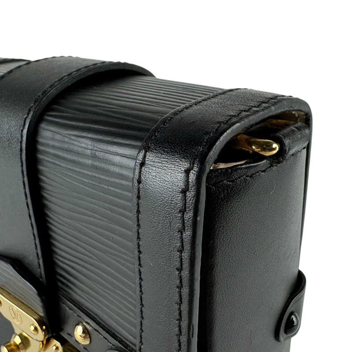 Louis Vuitton Noir Epi Leather Pochette Shoulder Bag (Pre-Owned)