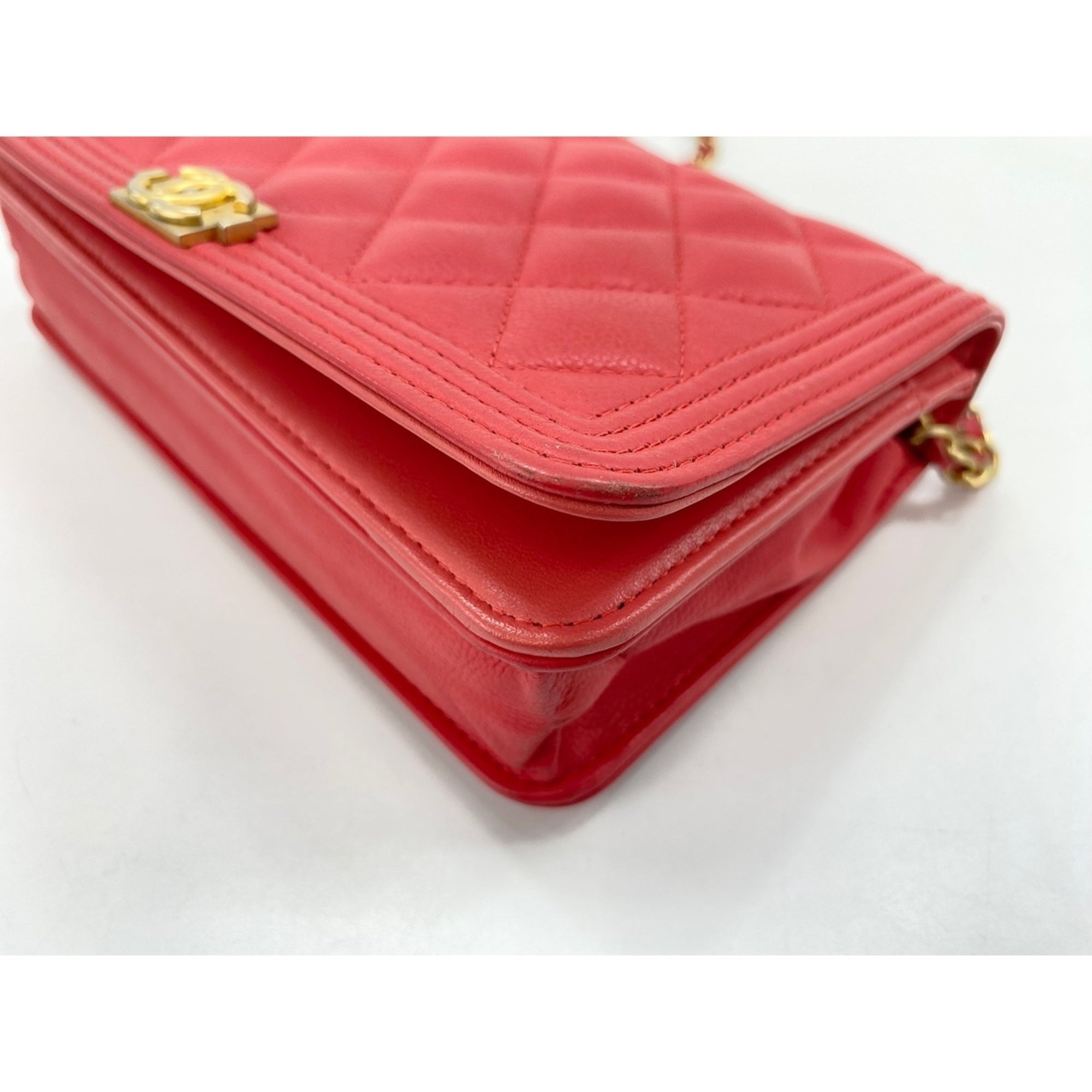 Chanel Boy Chanel Pink Shoulder Bag (Pre-Owned)