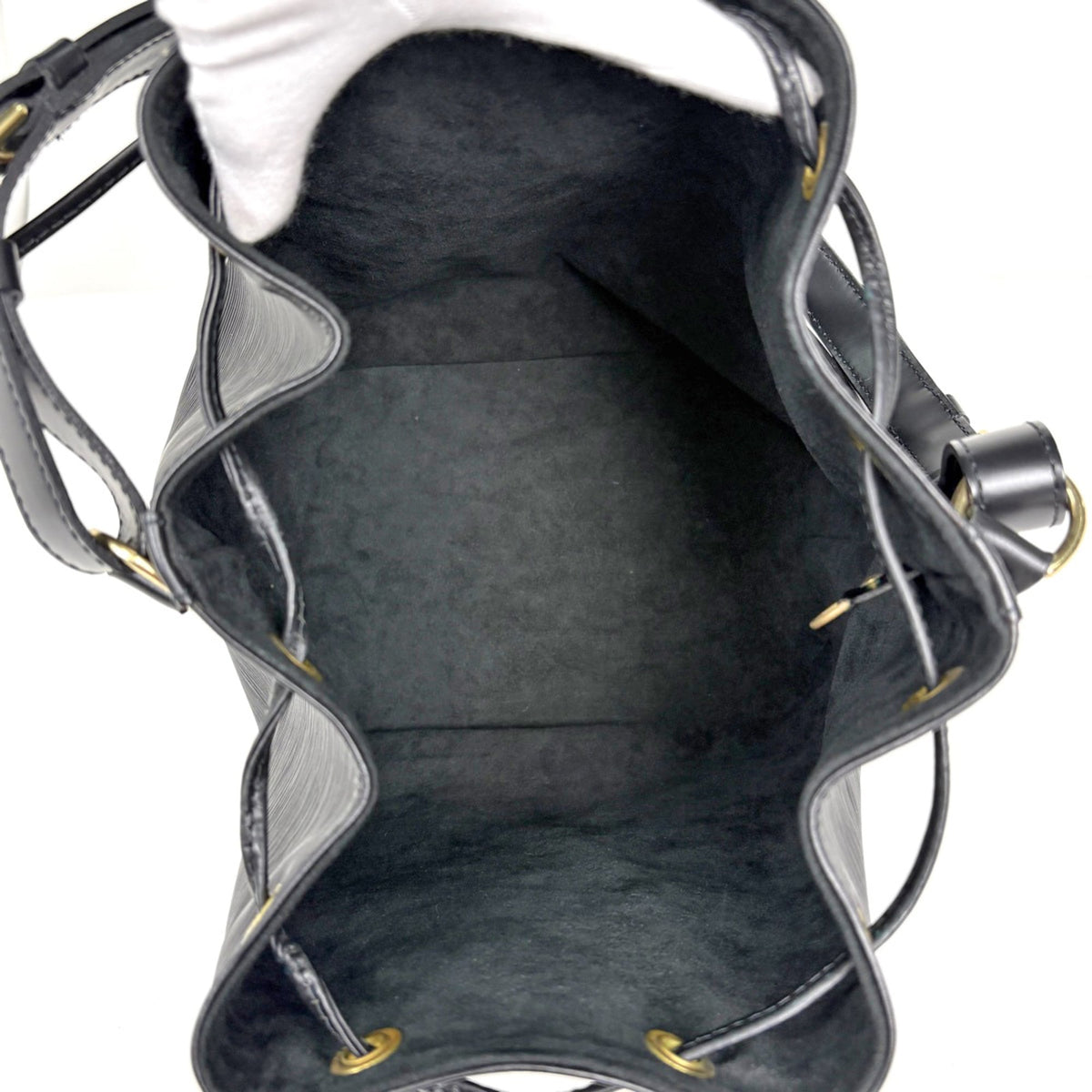 Louis Vuitton Black Noir Epi Leather Shoulder Bag (Pre-Owned)