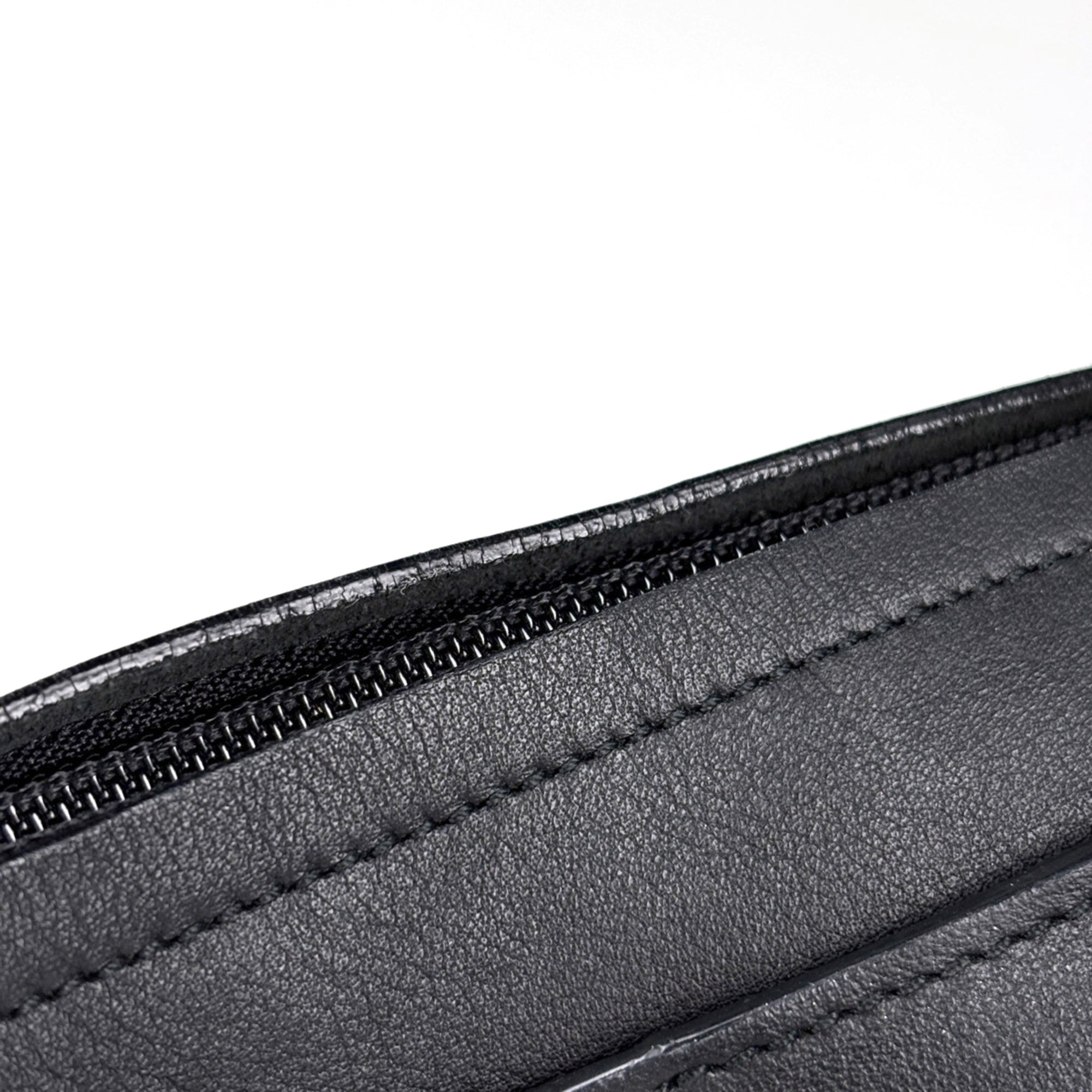 Loewe Black Leather Handbag (Pre-Owned)