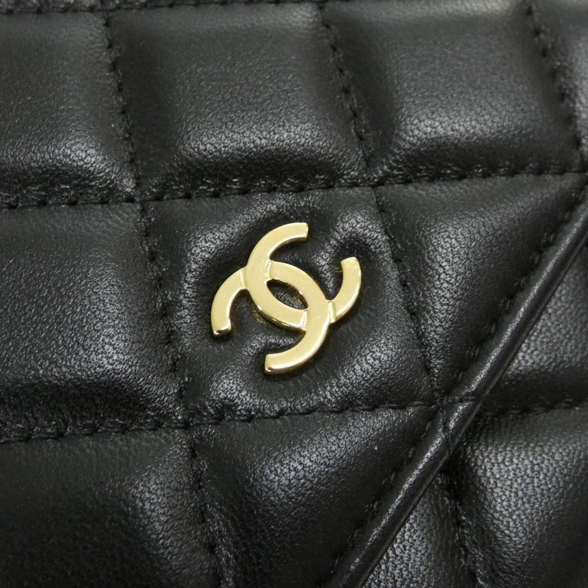 Chanel Black Leather Chain/Shoulder Wallet (Pre-Owned)