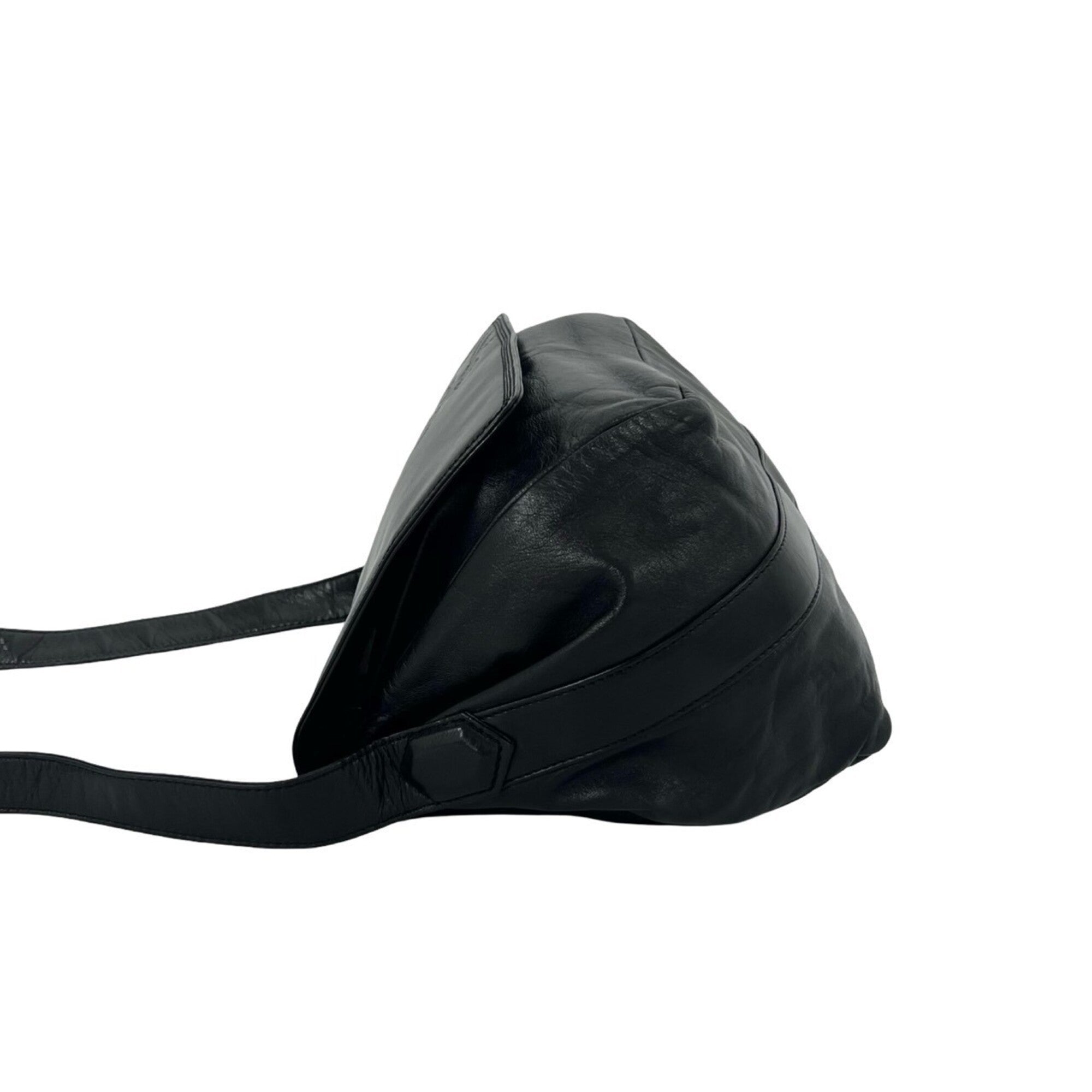 Loewe Black Leather Pochette Shoulder Bag (Pre-Owned)