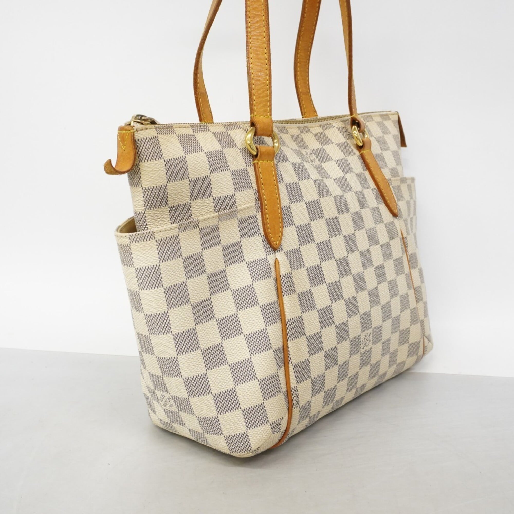 Louis Vuitton White Tote Bag (Pre-Owned)