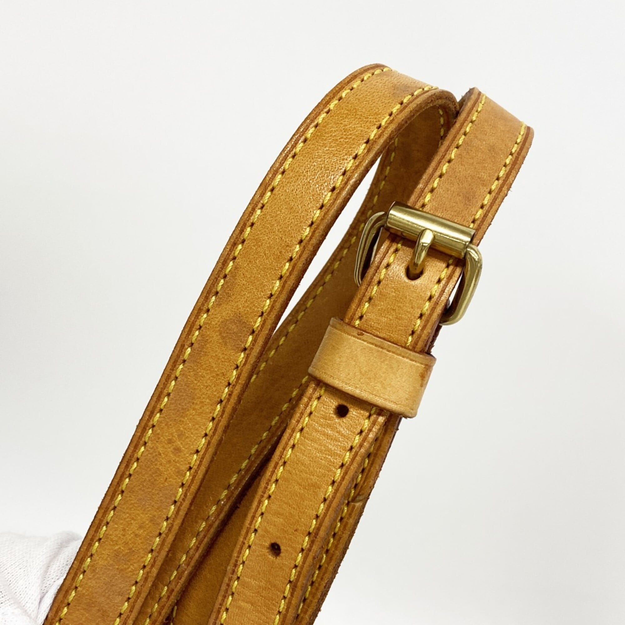 Louis Vuitton Brown Shoulder Bag (Pre-Owned)