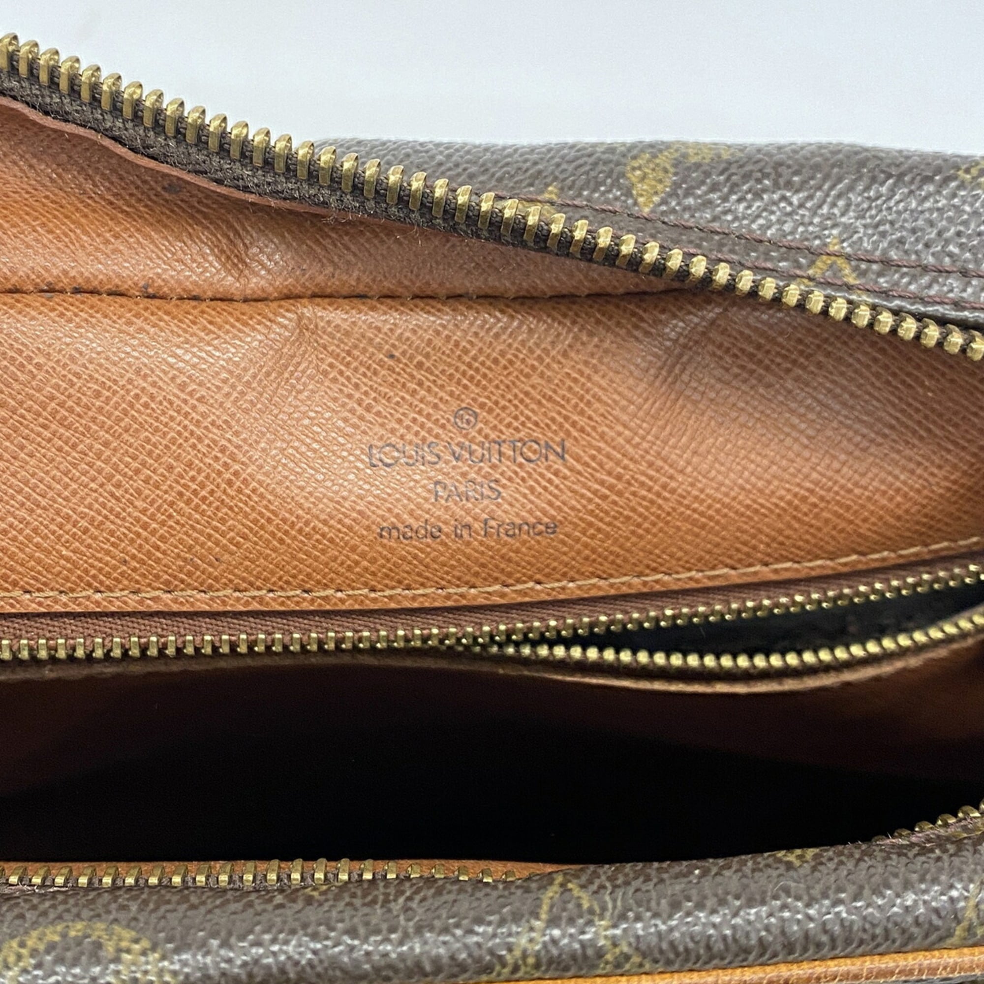 Louis Vuitton Brown Shoulder Bag (Pre-Owned)