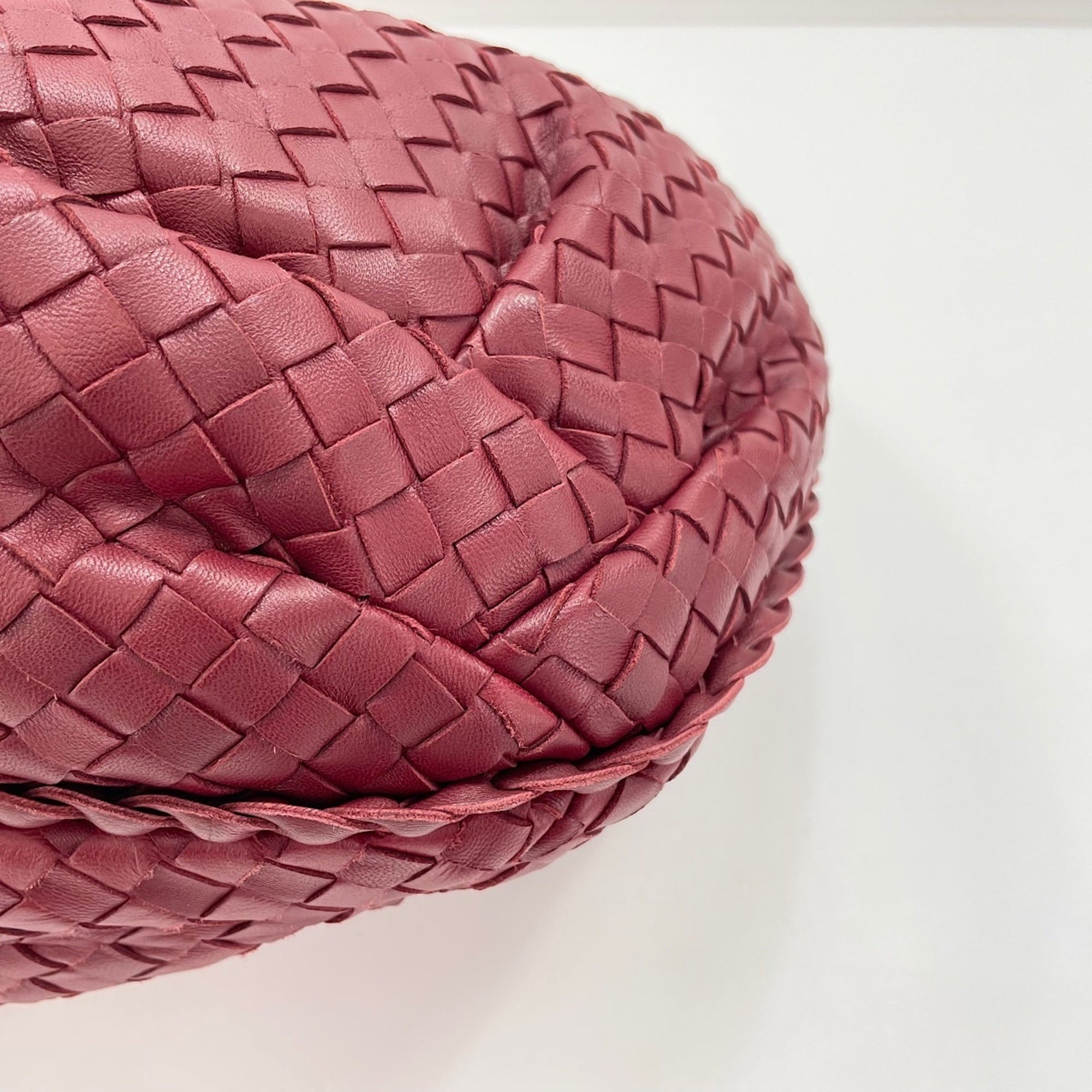 Bottega Veneta Red Color Leather Shoulder Bag (Pre-Owned)