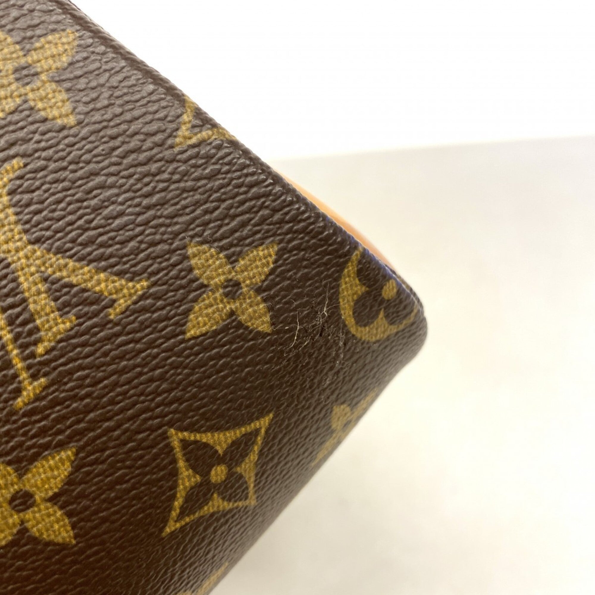 Louis Vuitton Brown Shoulder Bag (Pre-Owned)