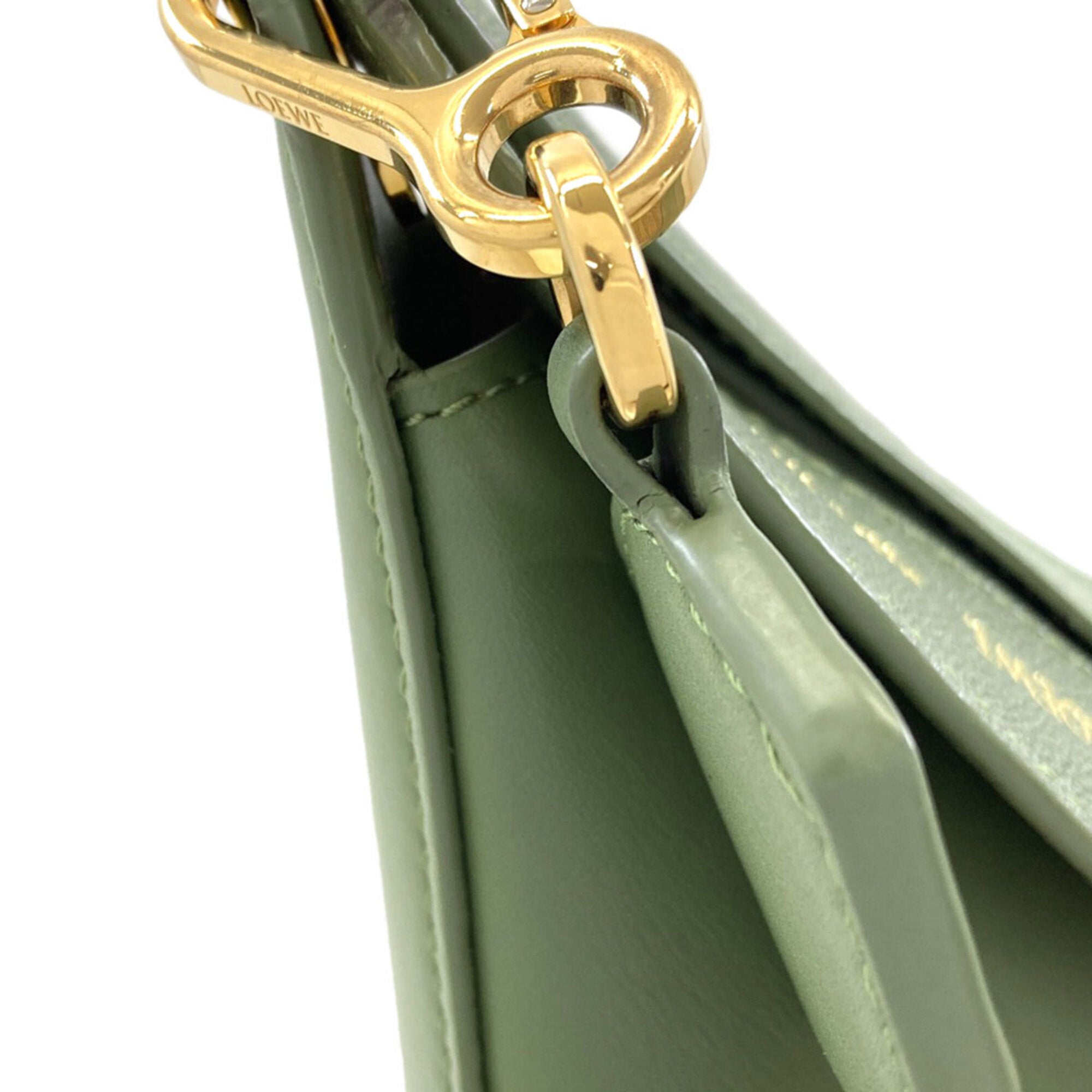Loewe Green Leather Shoulder Bag (Pre-Owned)