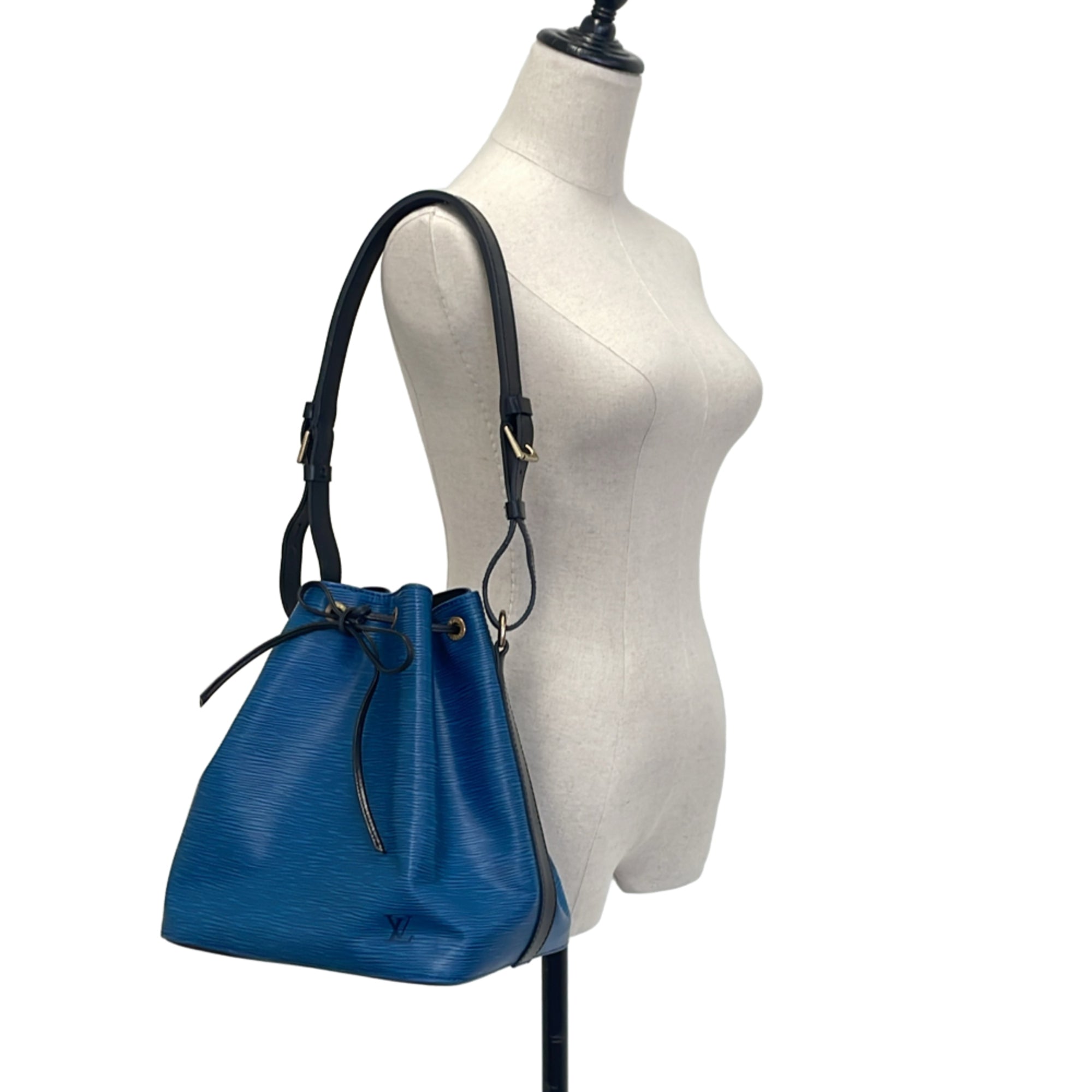 Louis Vuitton Blue Epi Leather Shoulder Bag (Pre-Owned)