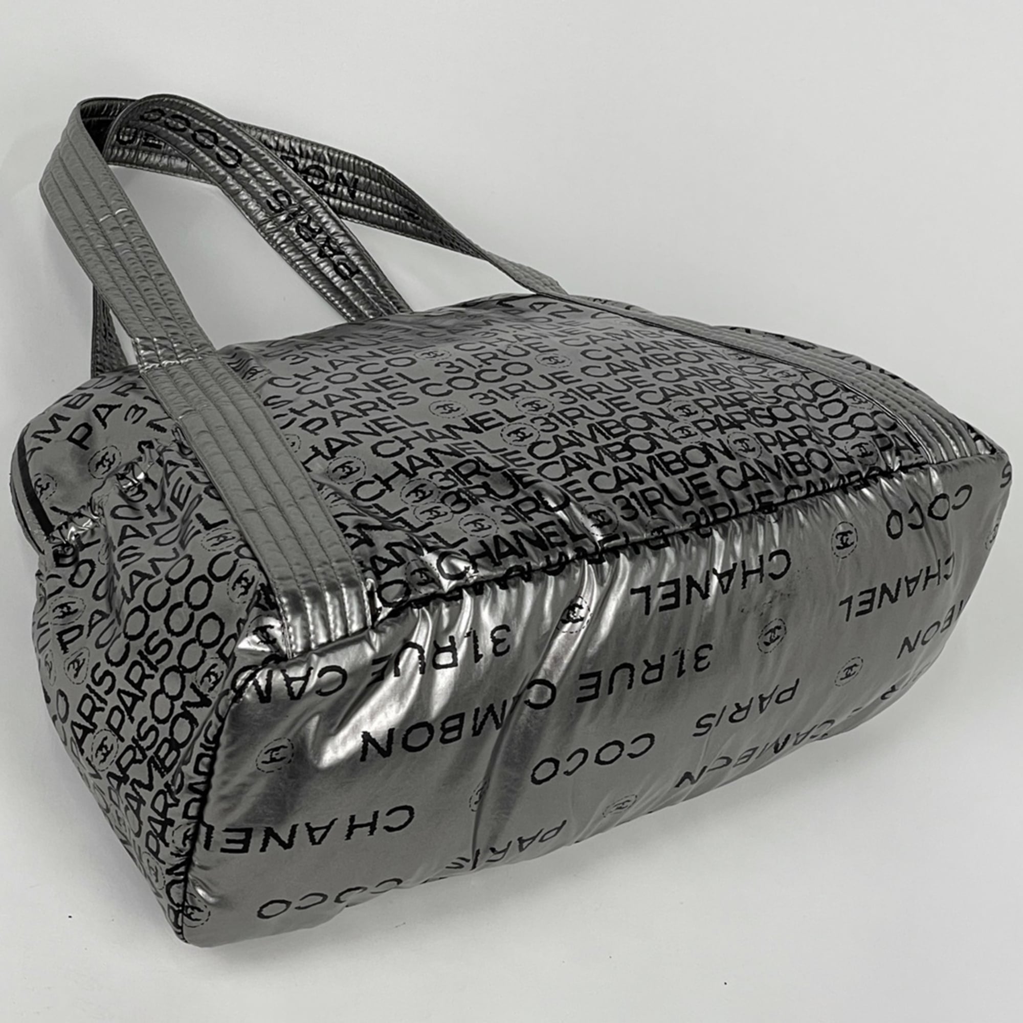Chanel Silver Nylon Tote Bag (Pre-Owned)