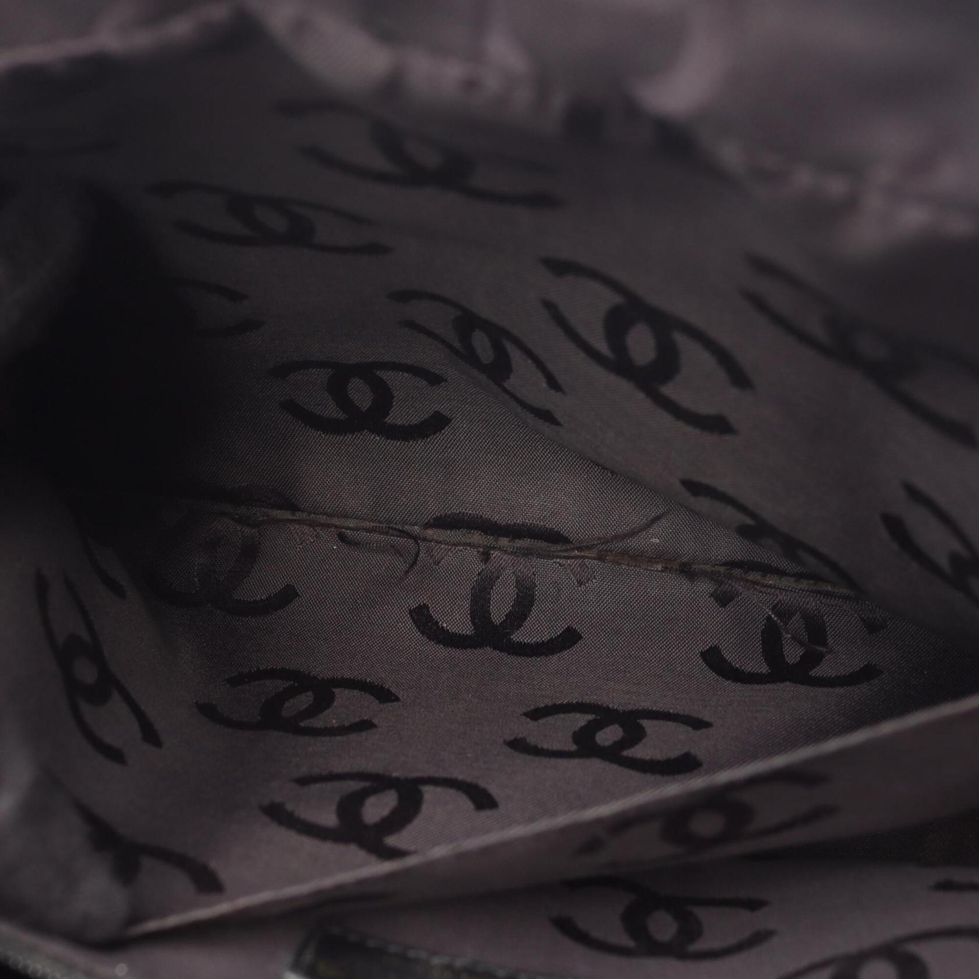 Chanel Wild Stitch Black Leather Handbag (Pre-Owned)