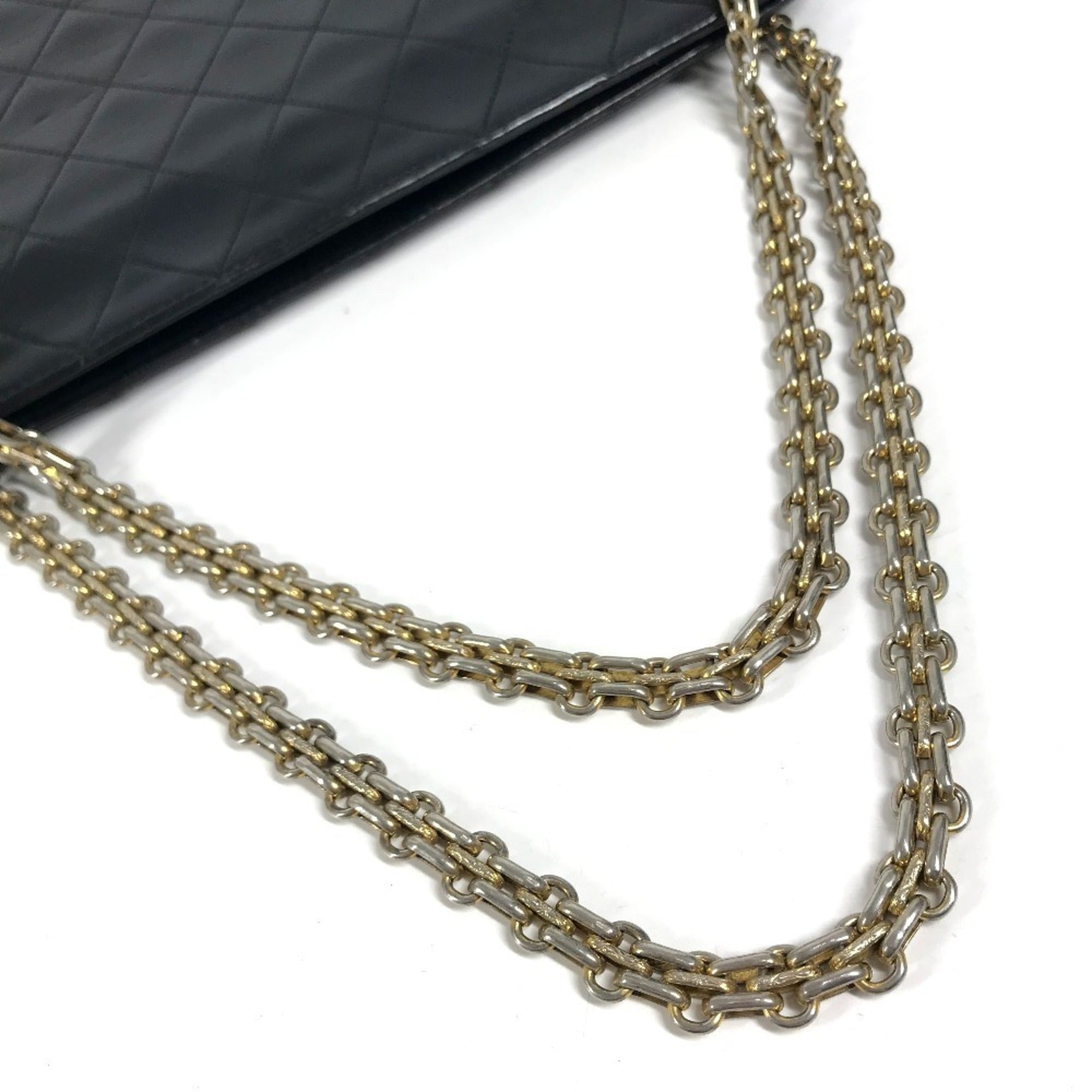 Chanel Matelasse Black Leather Shoulder Bag (Pre-Owned)