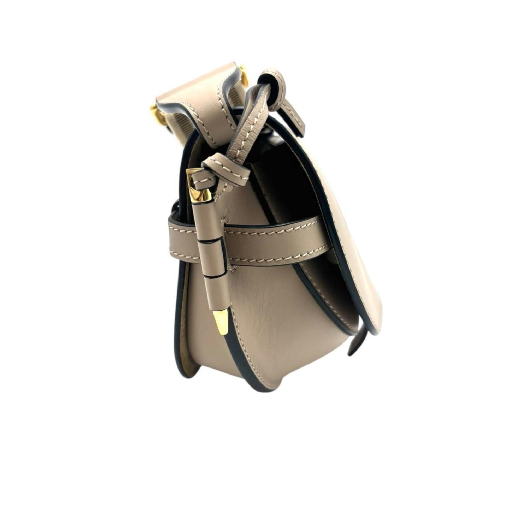 Loewe Beige Leather Shoulder Bag (Pre-Owned)