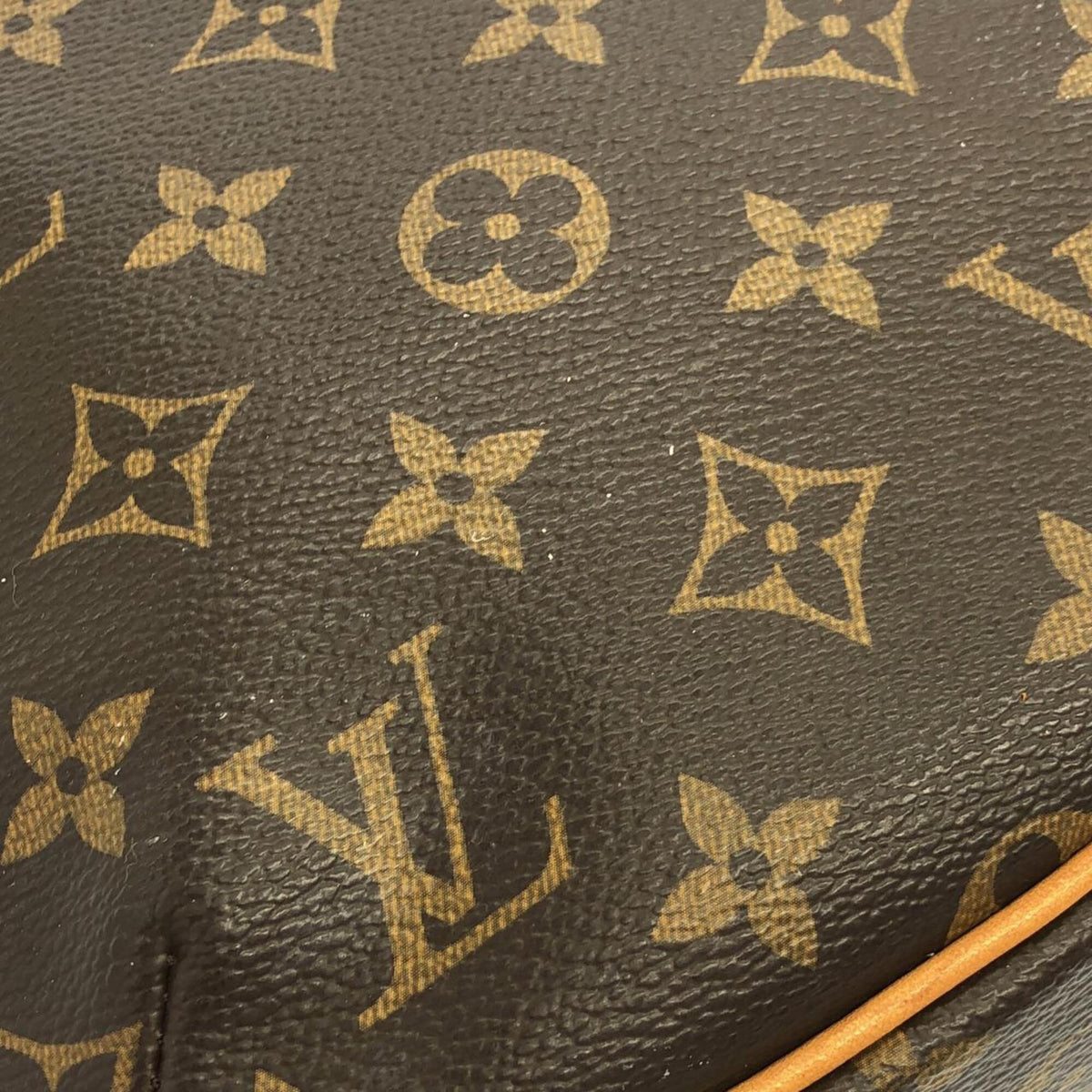 Louis Vuitton Brown Coated Canvas Shoulder Bag (Pre-Owned)