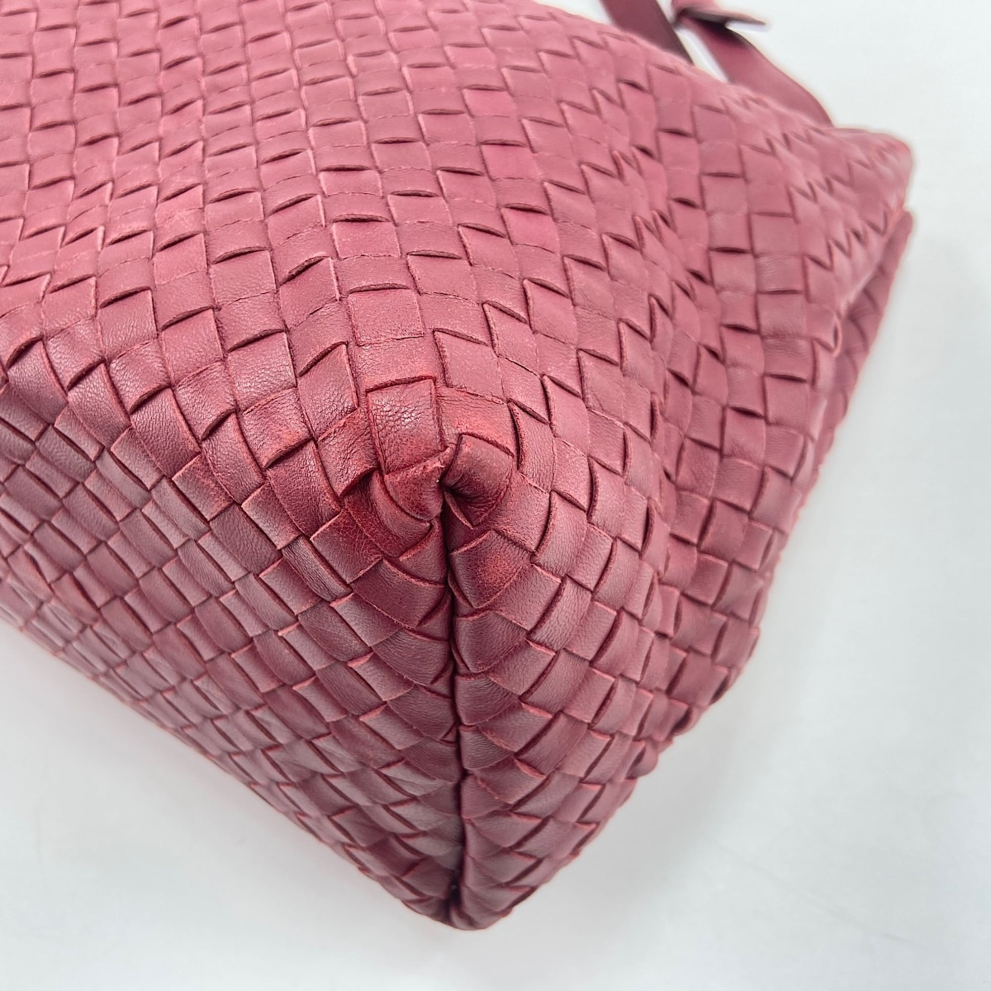Bottega Veneta Intrecciato Wine Intrecciato Handbag (Pre-Owned)