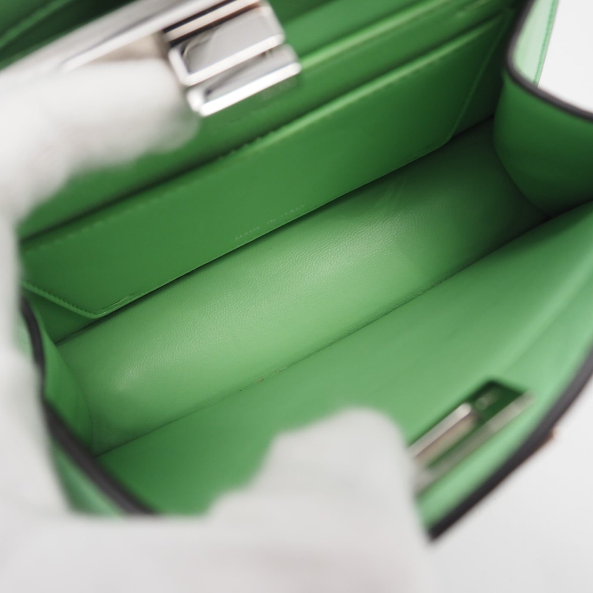 Fendi Peekaboo Green Leather Handbag (Pre-Owned)