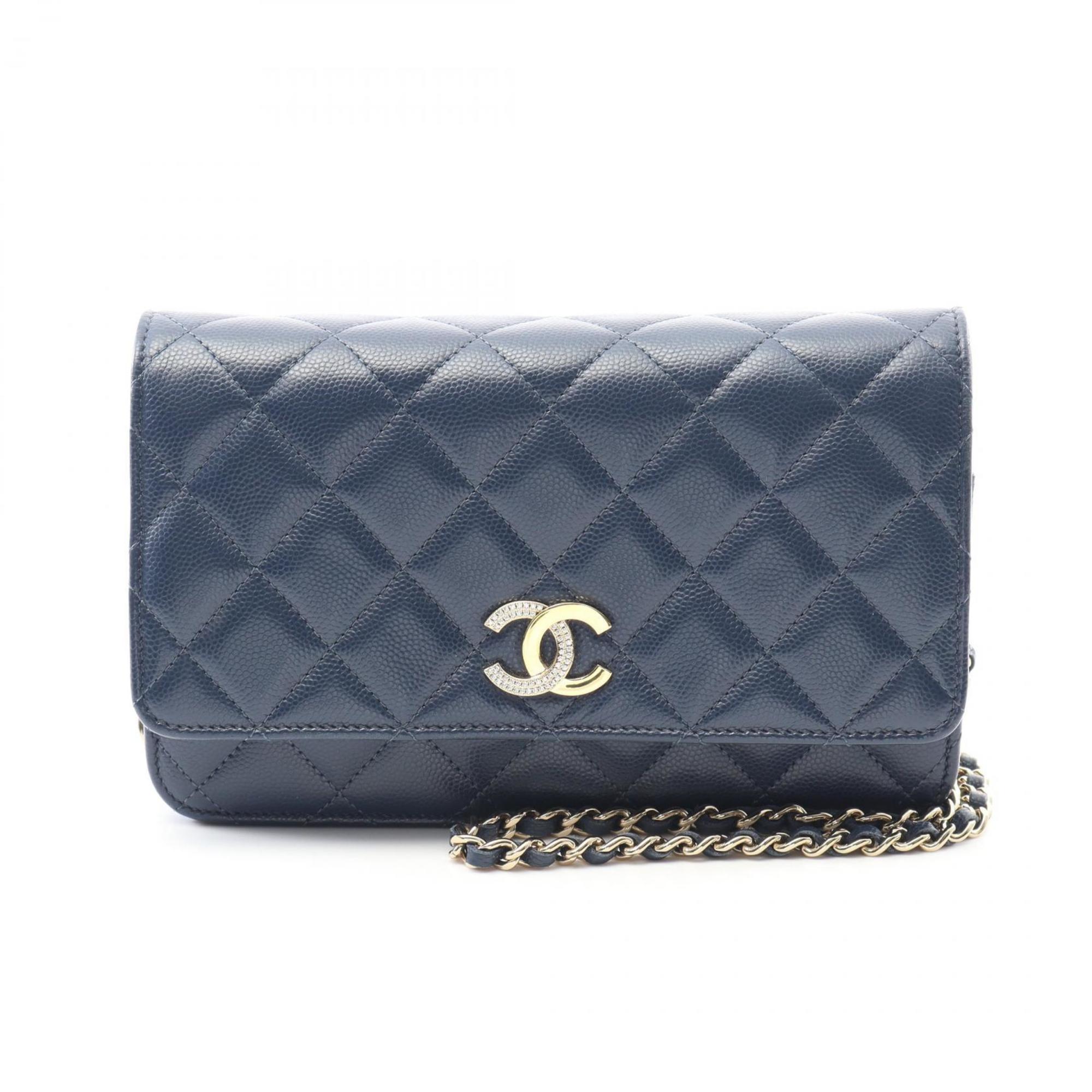Chanel Matelasse Navy Leather Shoulder Bag (Pre-Owned)